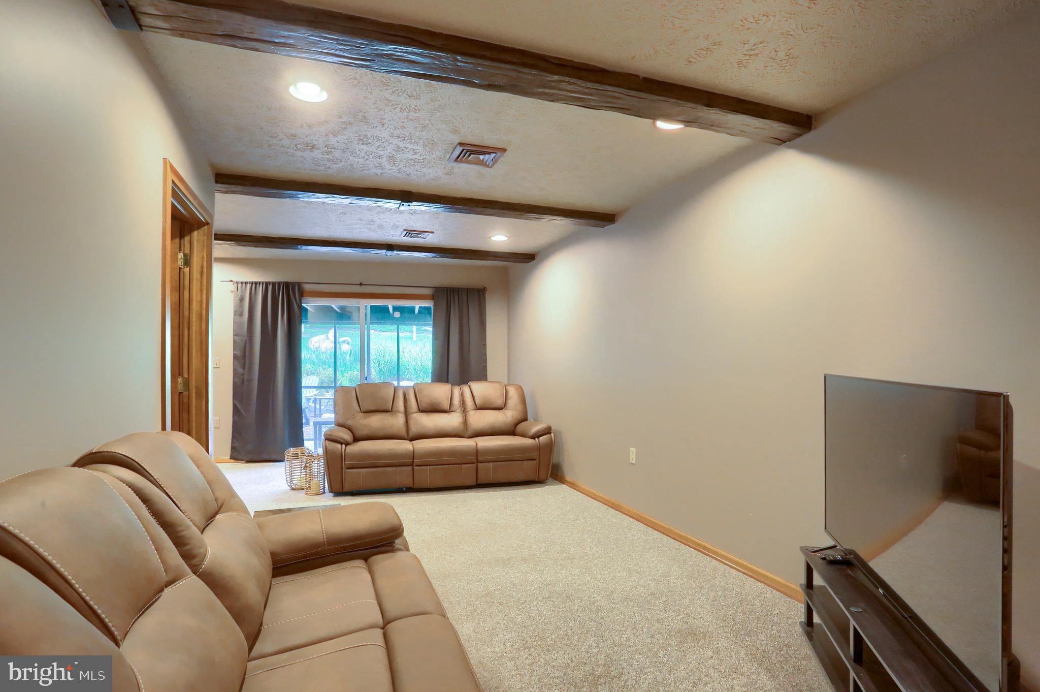 EAGLE ROCK - Residential