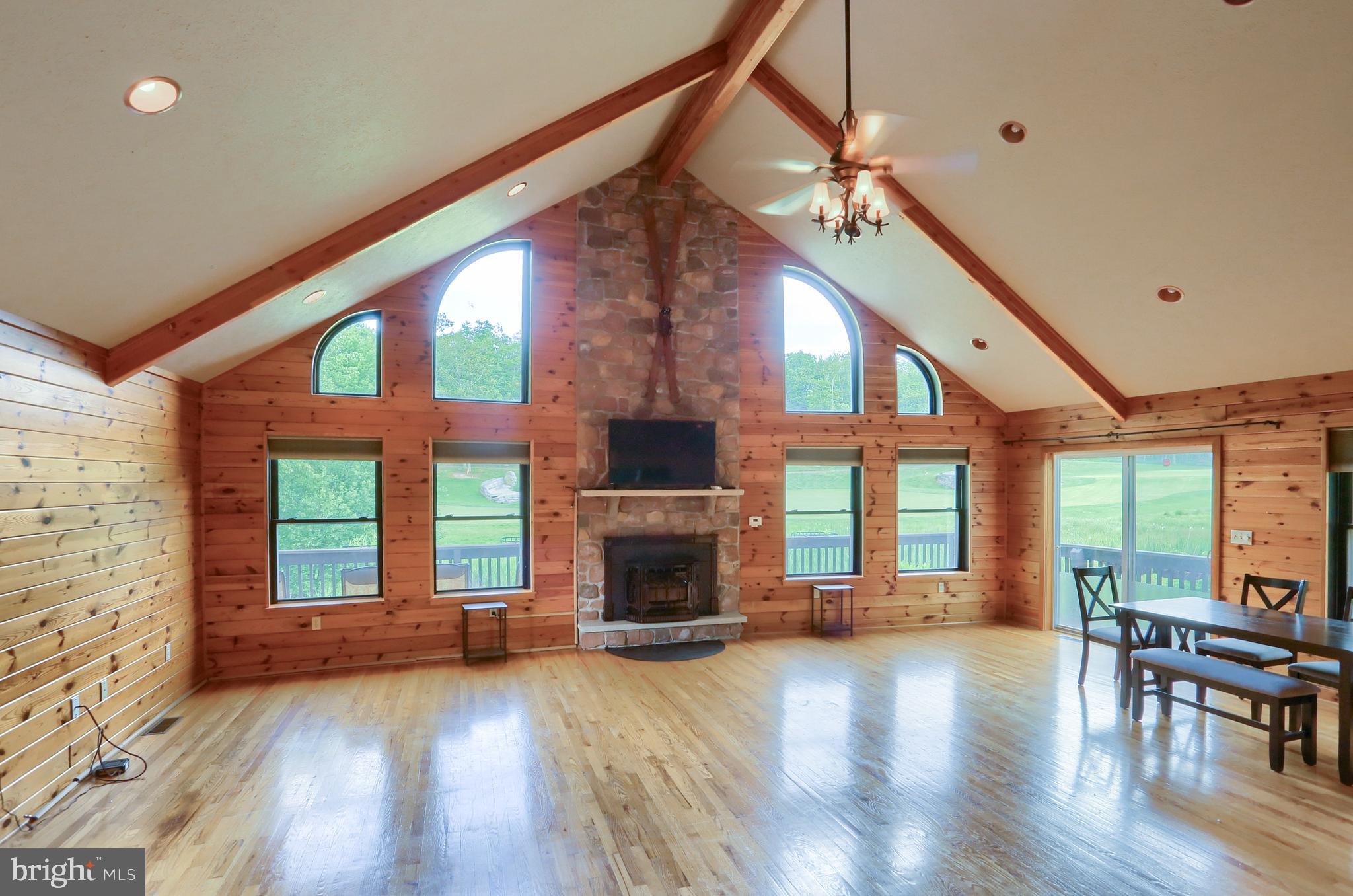 EAGLE ROCK - Residential