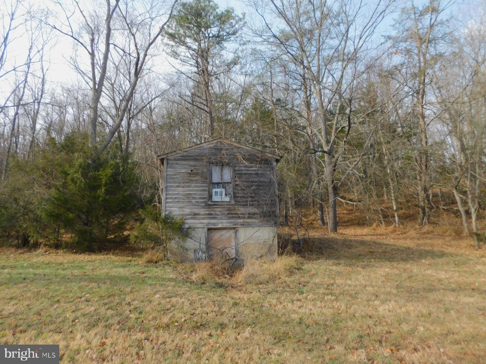 NO SUBDIVISION - Residential