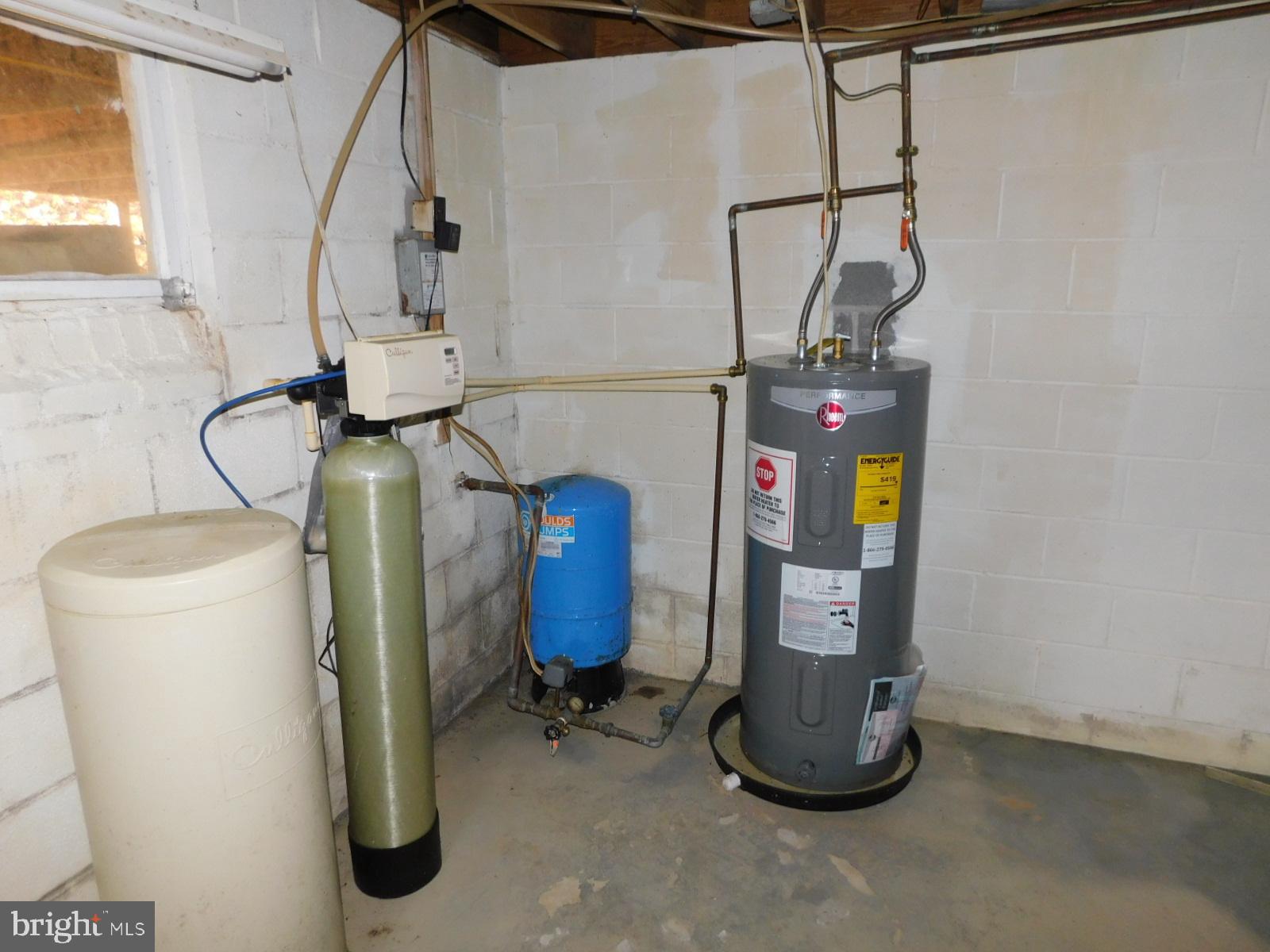 NO SUBDIVISION - Residential