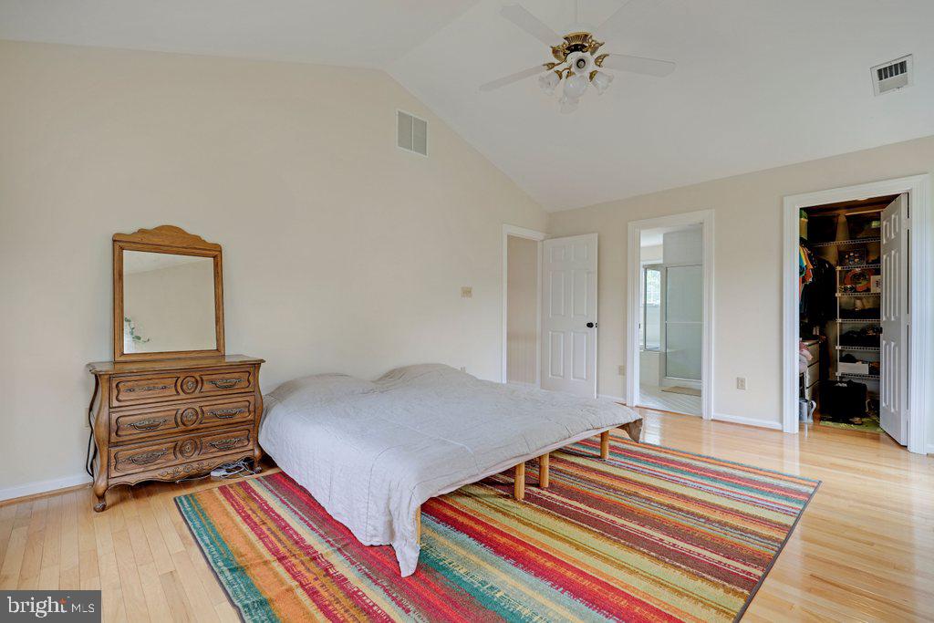 POOLESVILLE - Residential