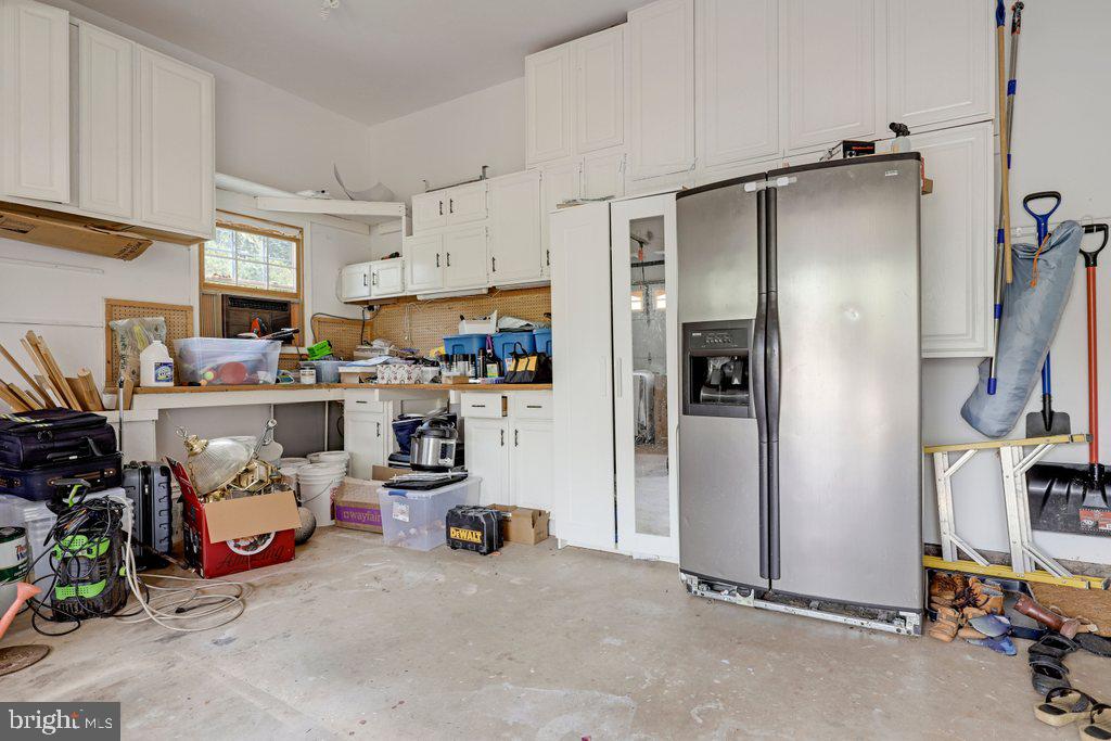 POOLESVILLE - Residential