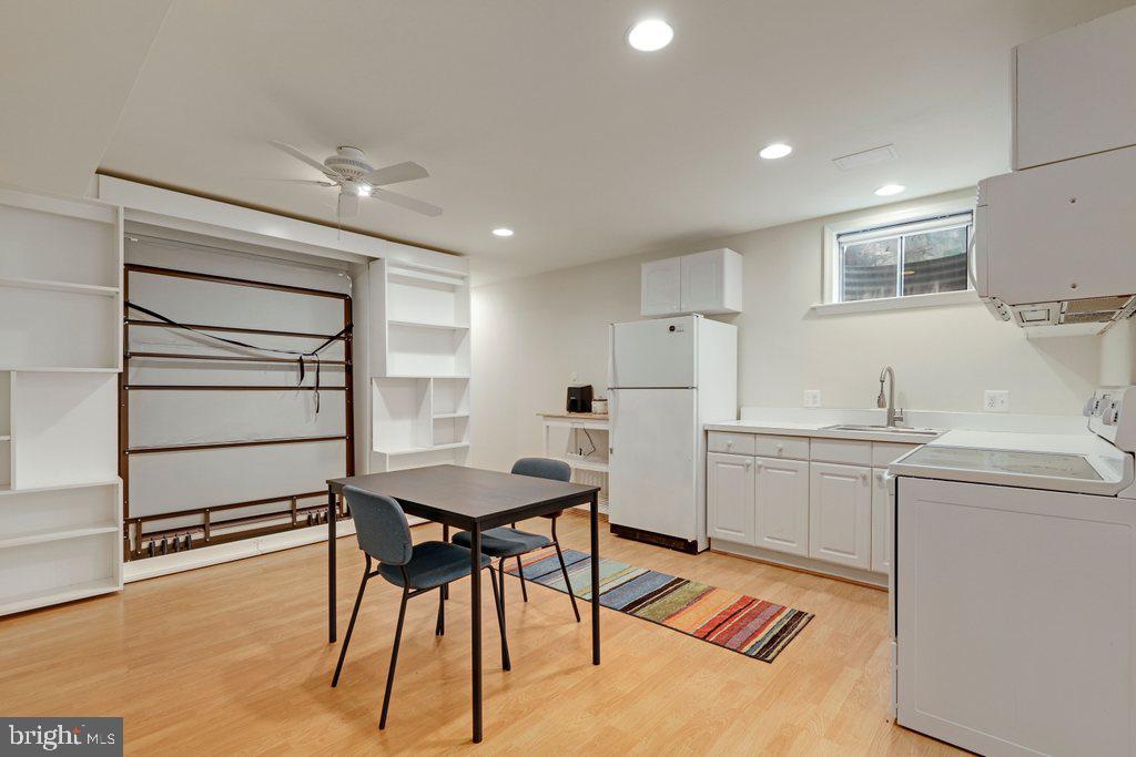 POOLESVILLE - Residential