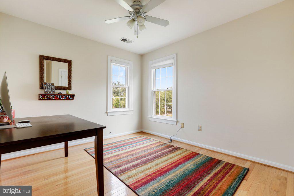 POOLESVILLE - Residential