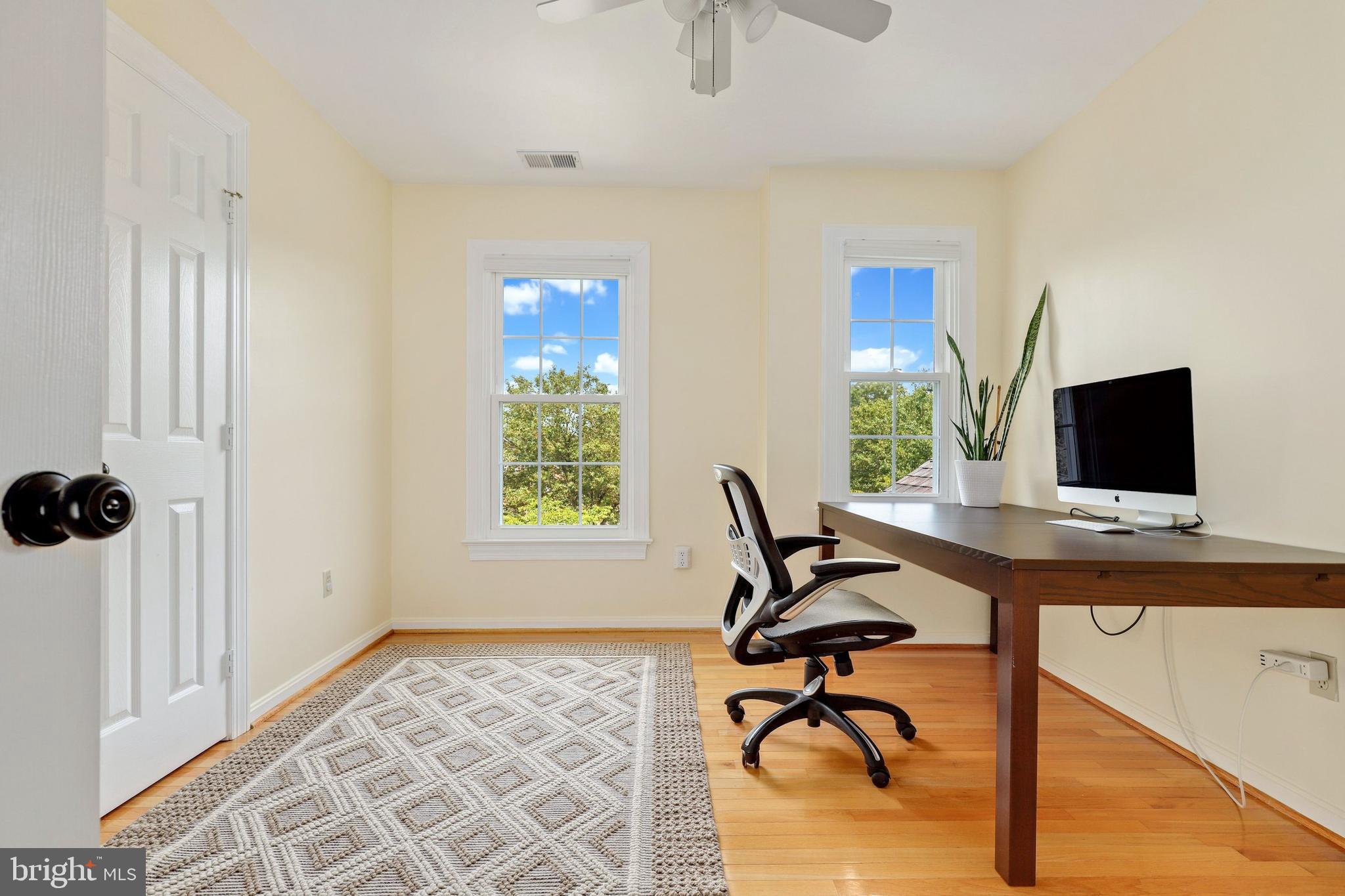 POOLESVILLE - Residential