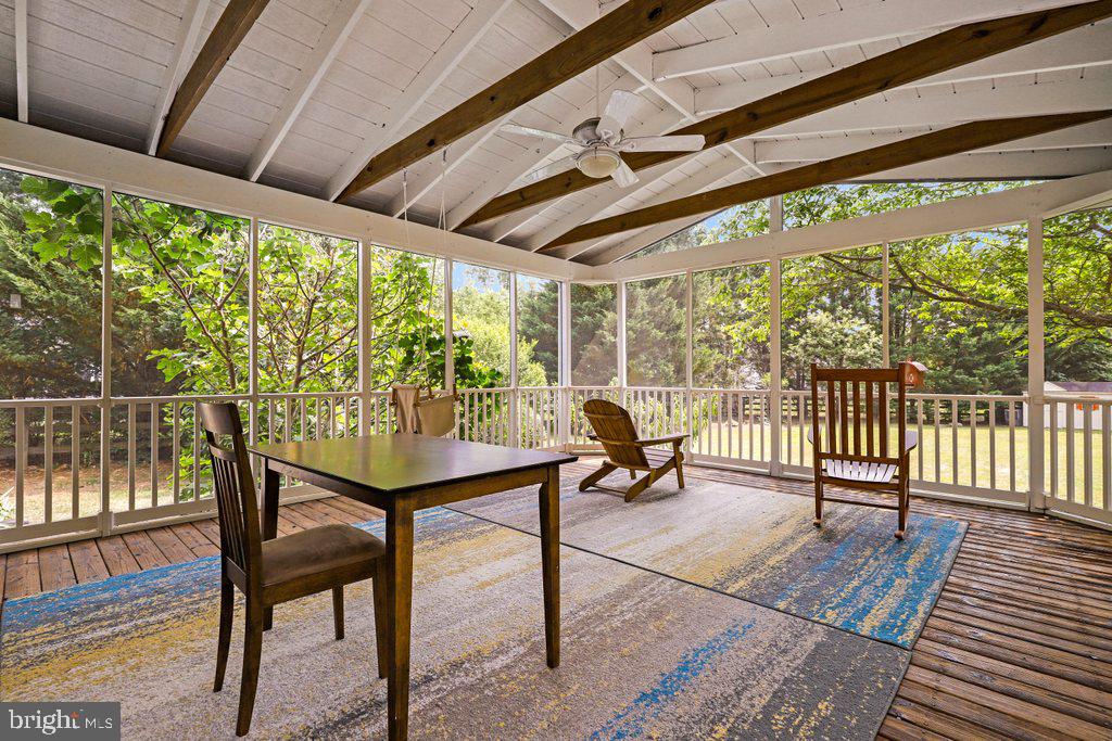 POOLESVILLE - Residential