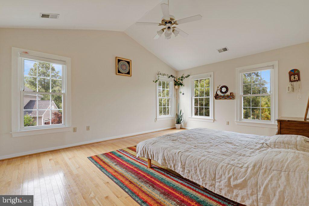 POOLESVILLE - Residential