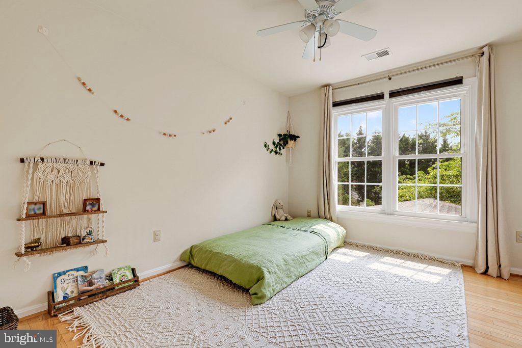 POOLESVILLE - Residential