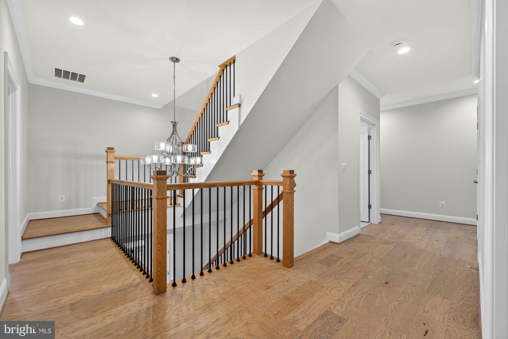 VIENNA WOODS - Residential