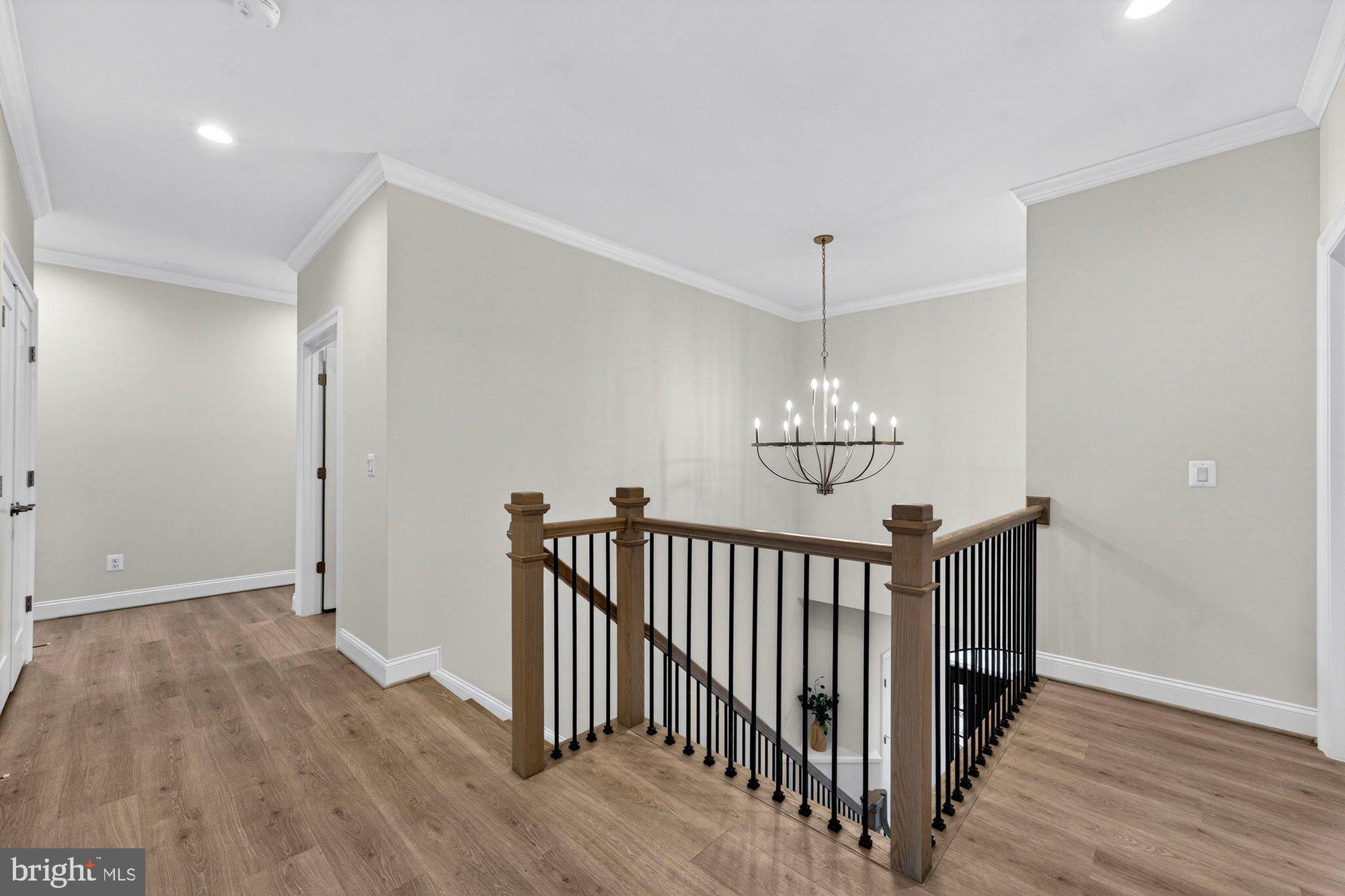 VIENNA WOODS - Residential