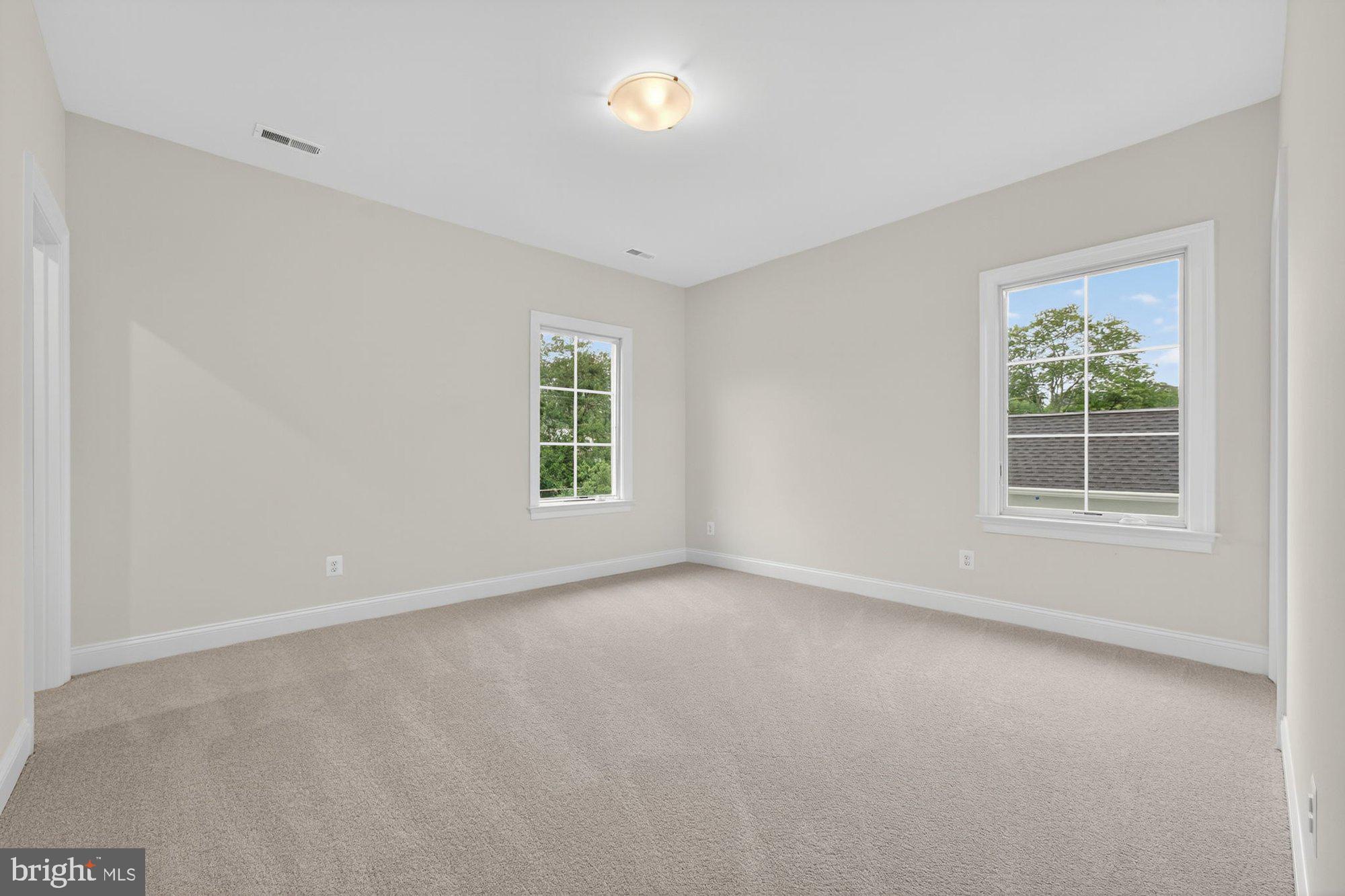 VIENNA WOODS - Residential