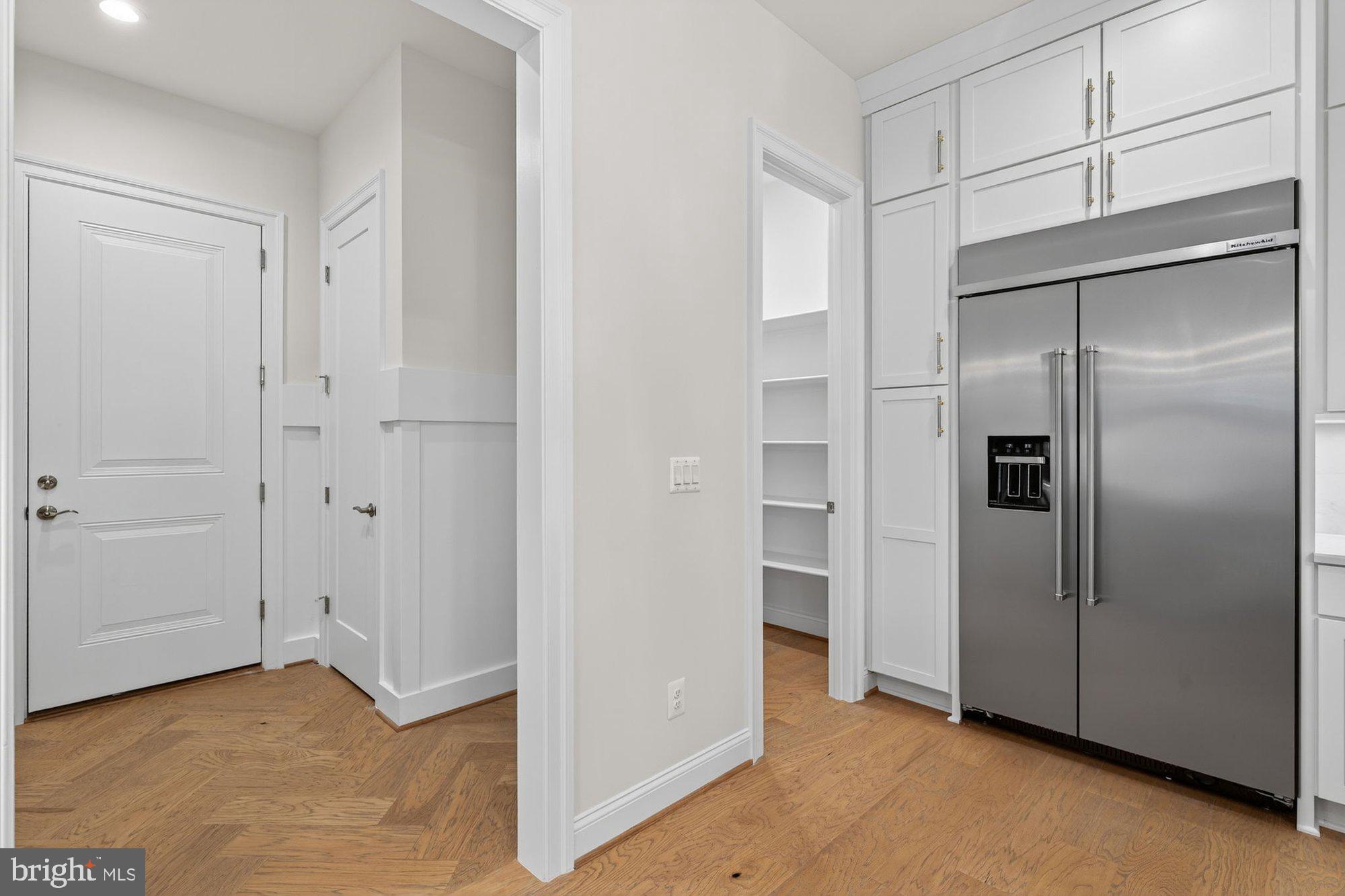 VIENNA WOODS - Residential