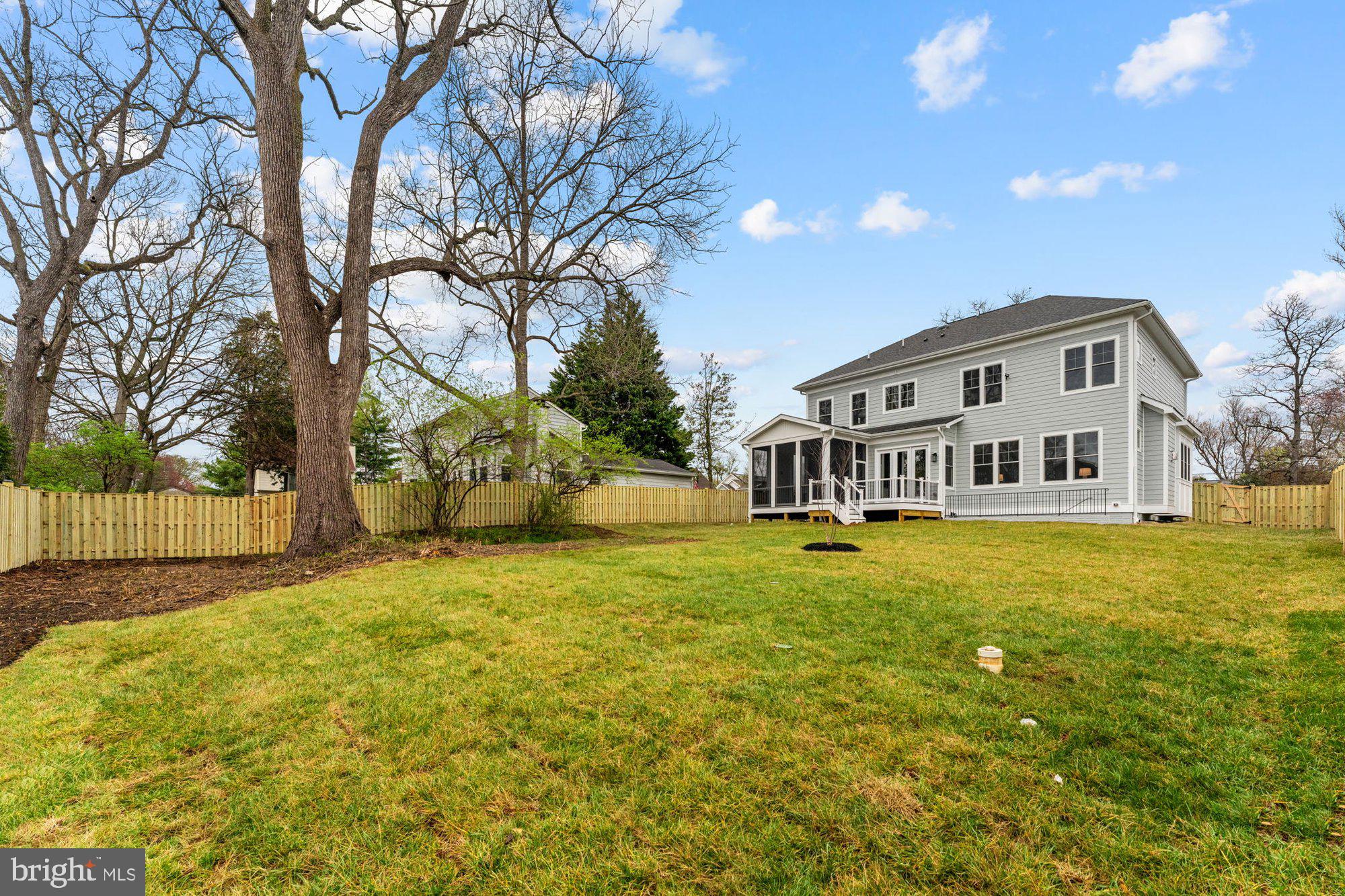 VIENNA WOODS - Residential