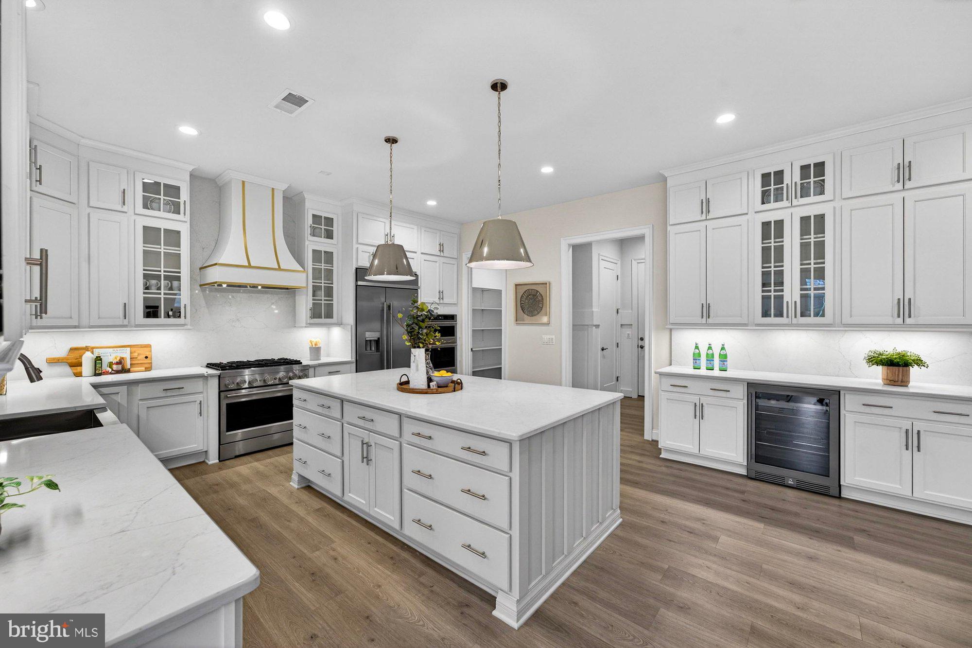 VIENNA WOODS - Residential