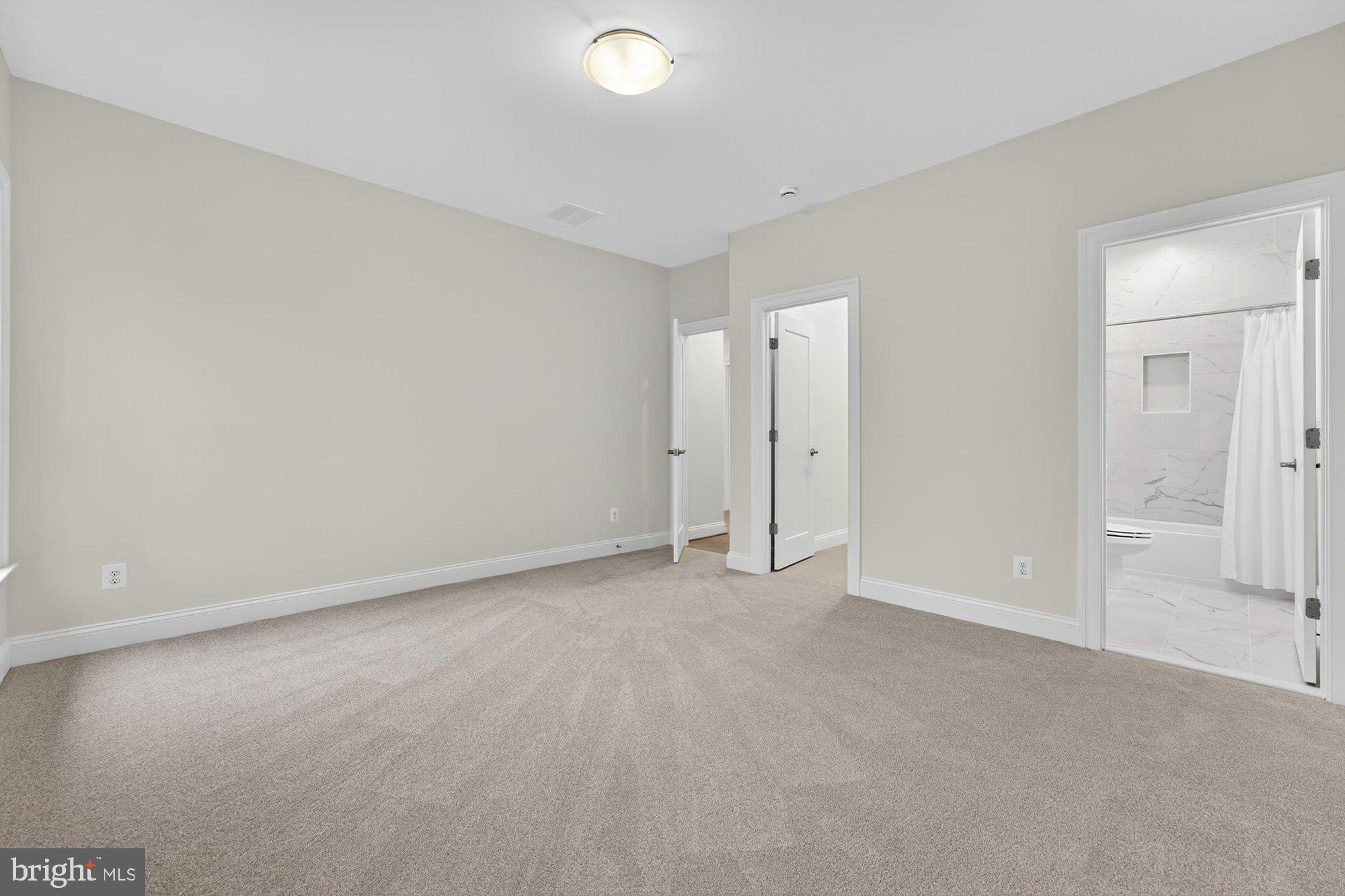 VIENNA WOODS - Residential