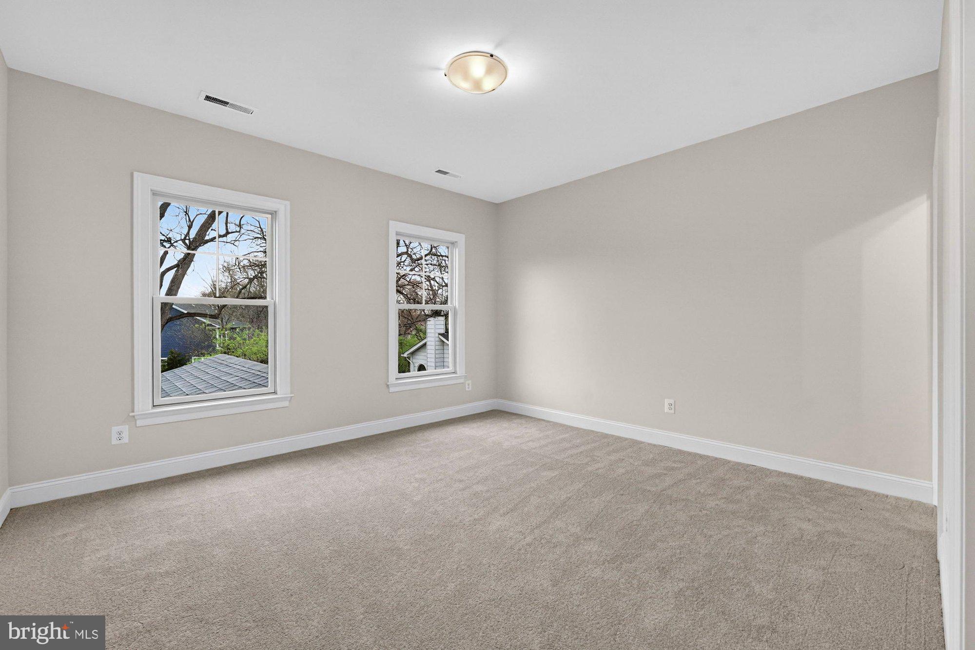 VIENNA WOODS - Residential