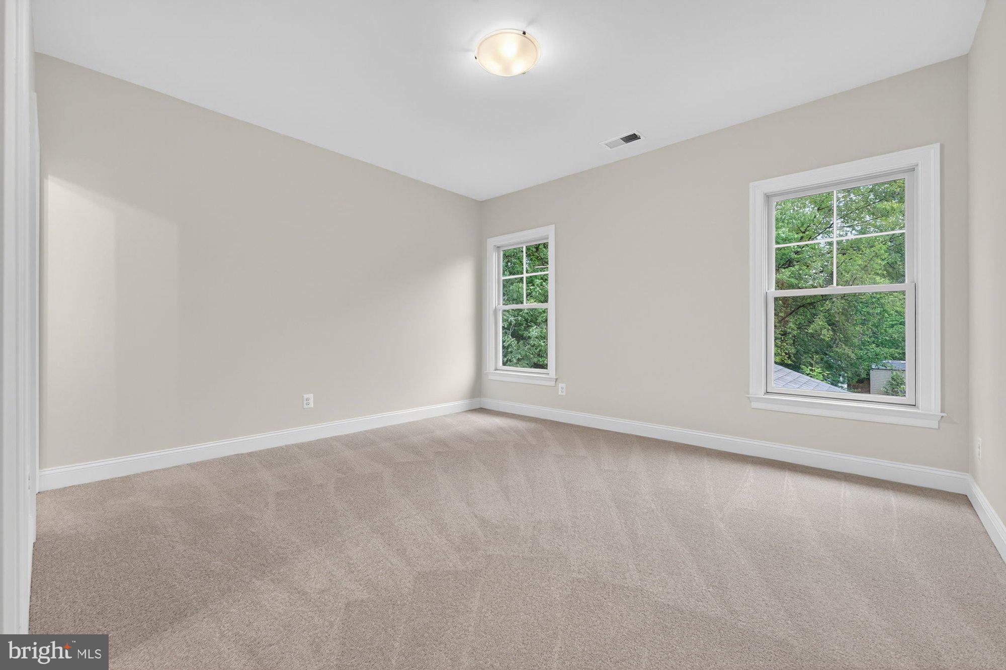 VIENNA WOODS - Residential