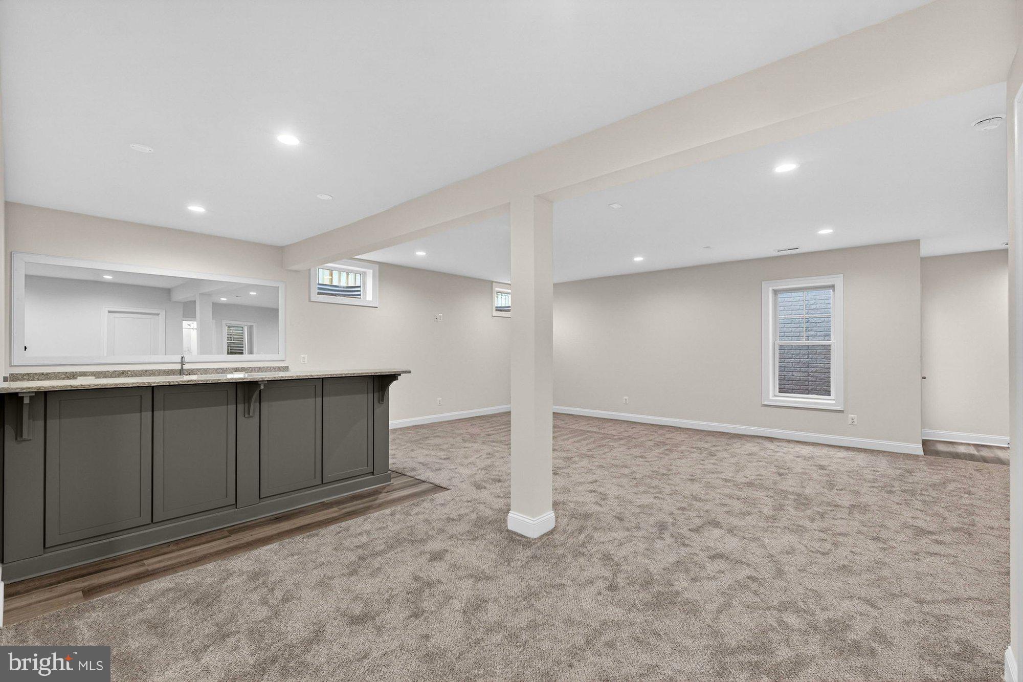 VIENNA WOODS - Residential