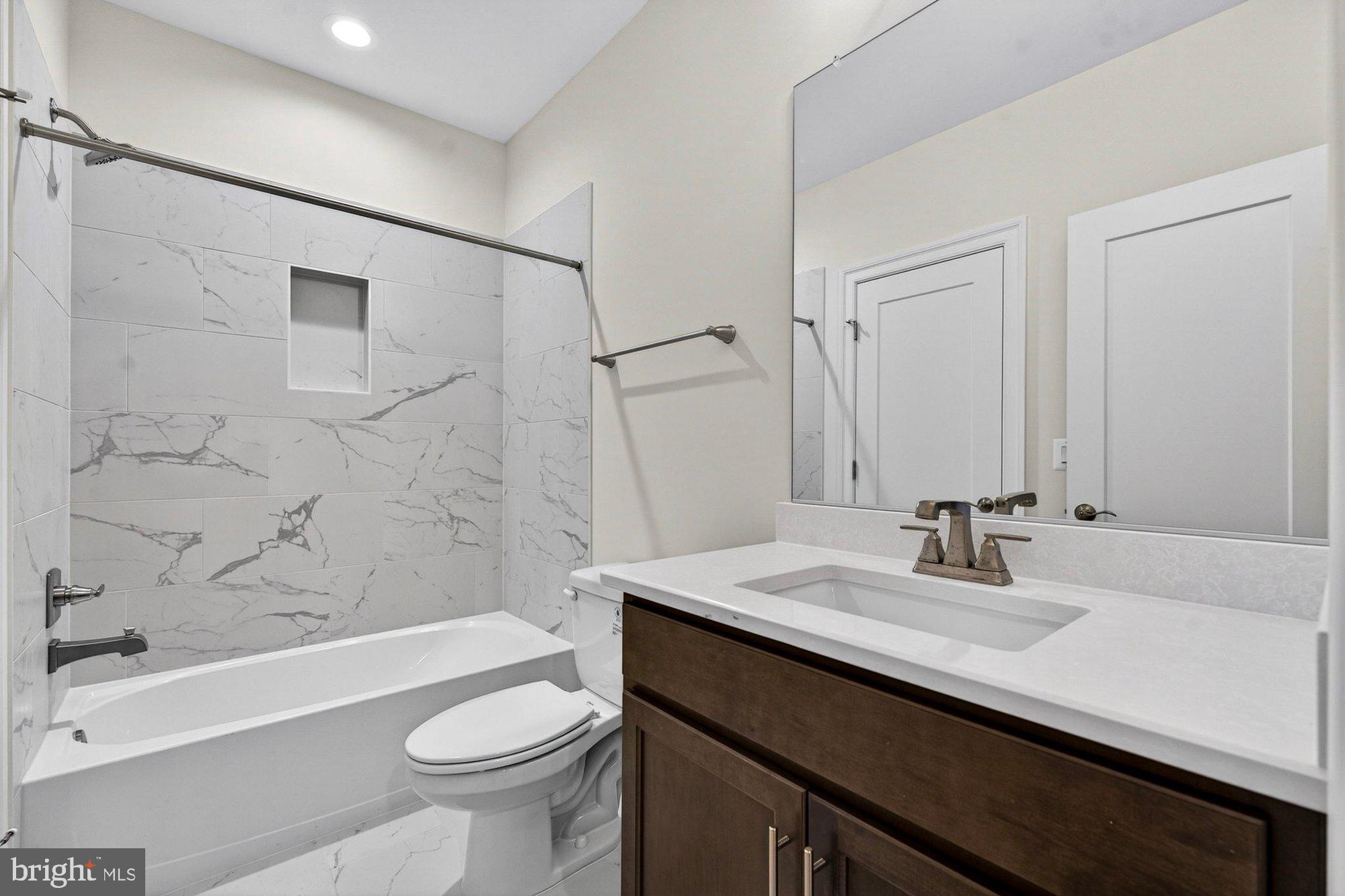 VIENNA WOODS - Residential