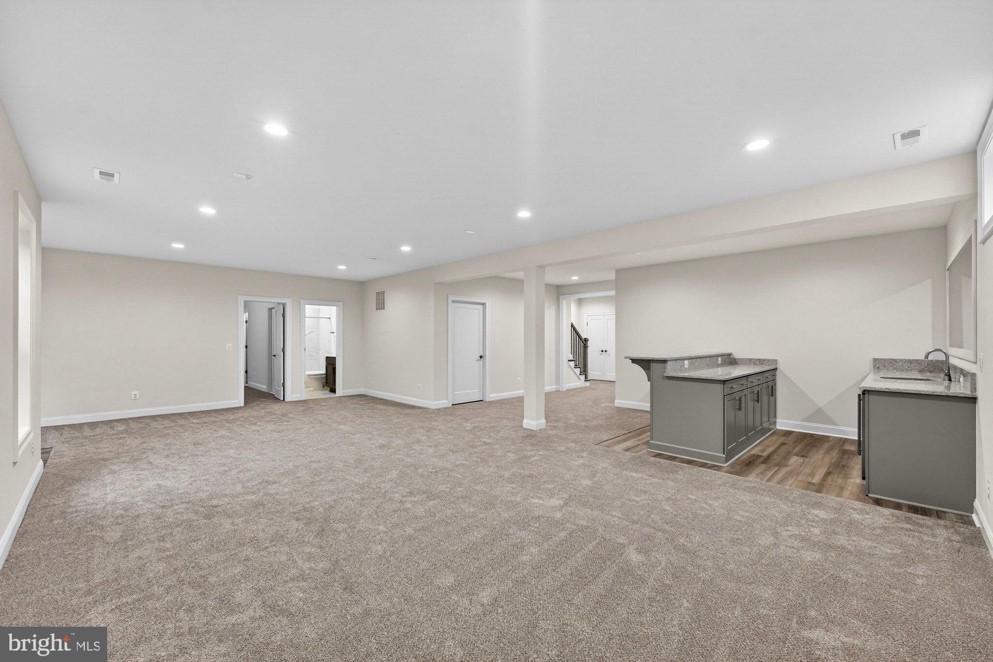 VIENNA WOODS - Residential