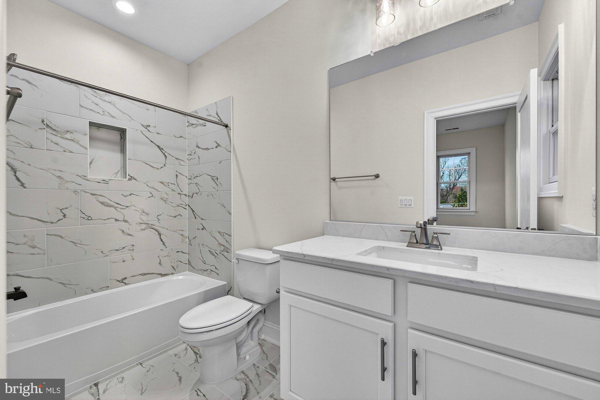 VIENNA WOODS - Residential