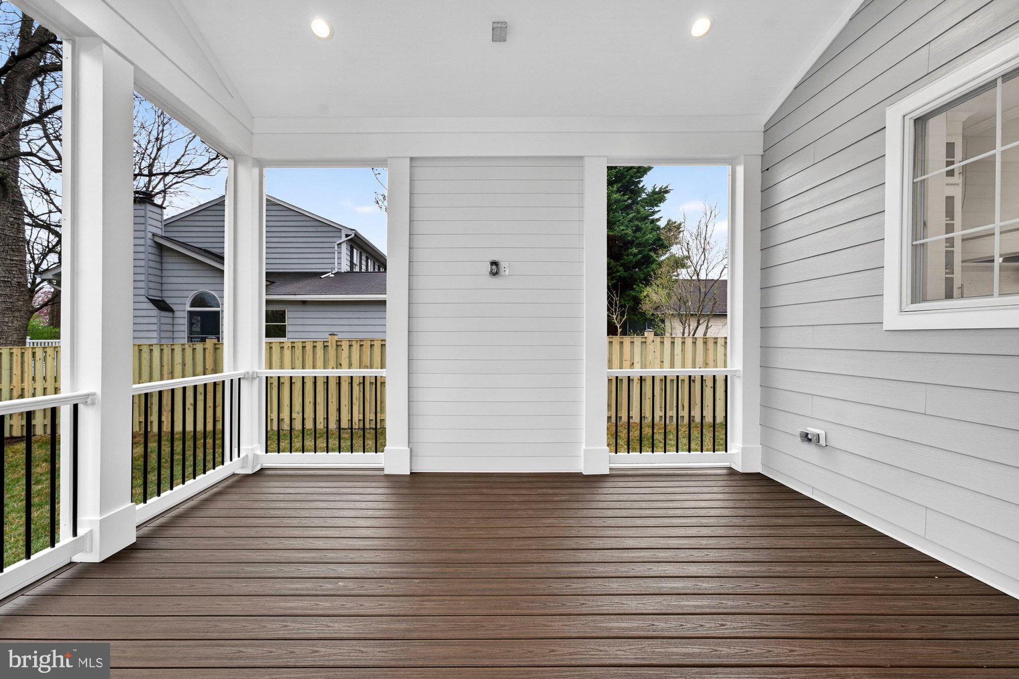 VIENNA WOODS - Residential