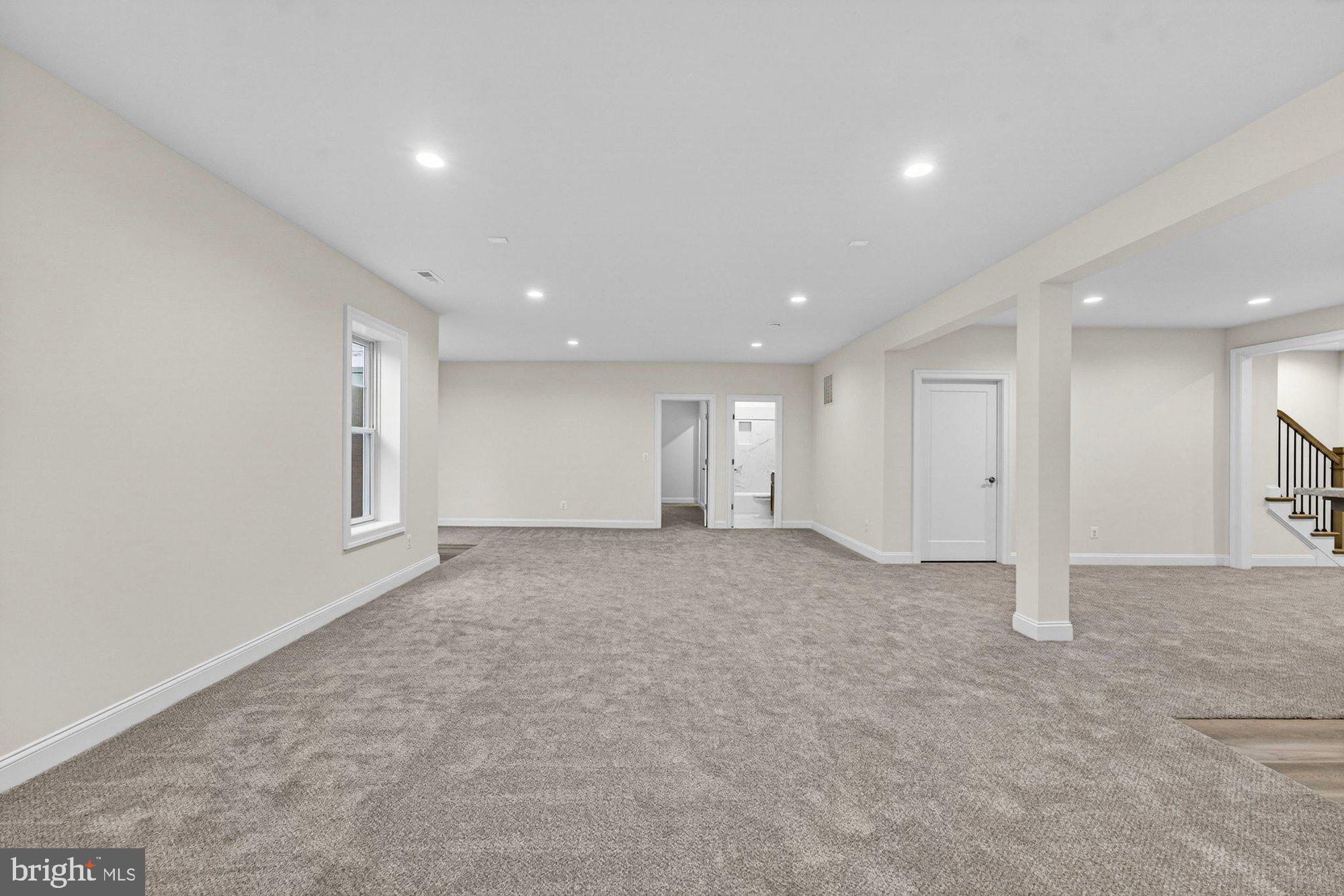 VIENNA WOODS - Residential