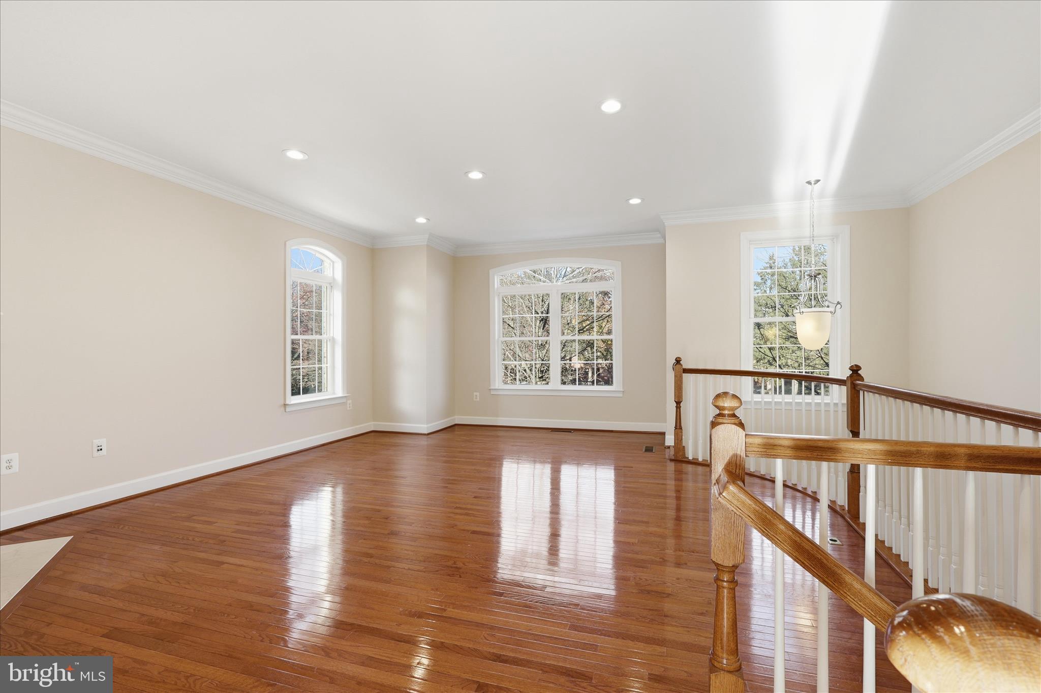 SPRING PARK STATION - Residential