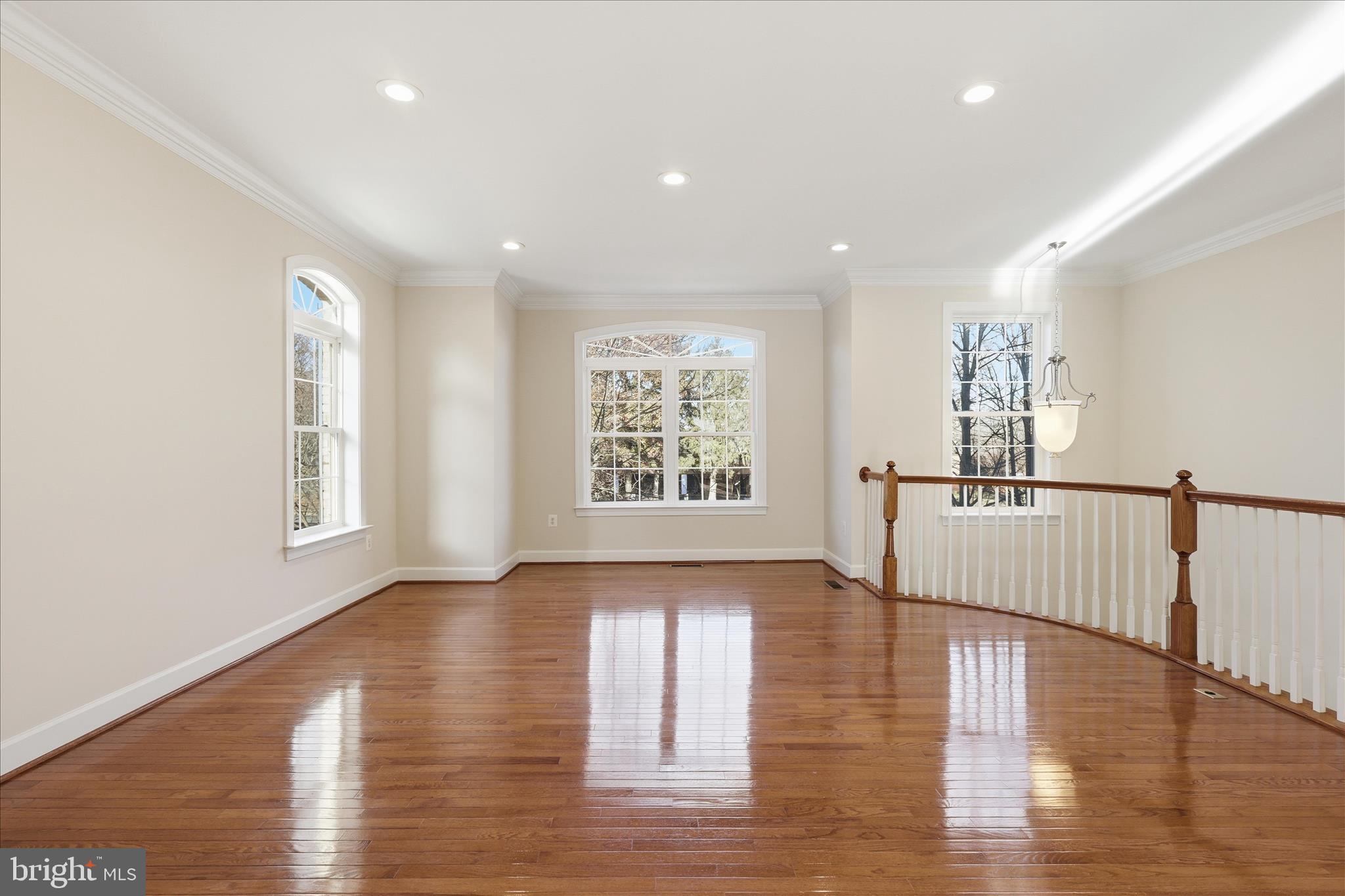 SPRING PARK STATION - Residential