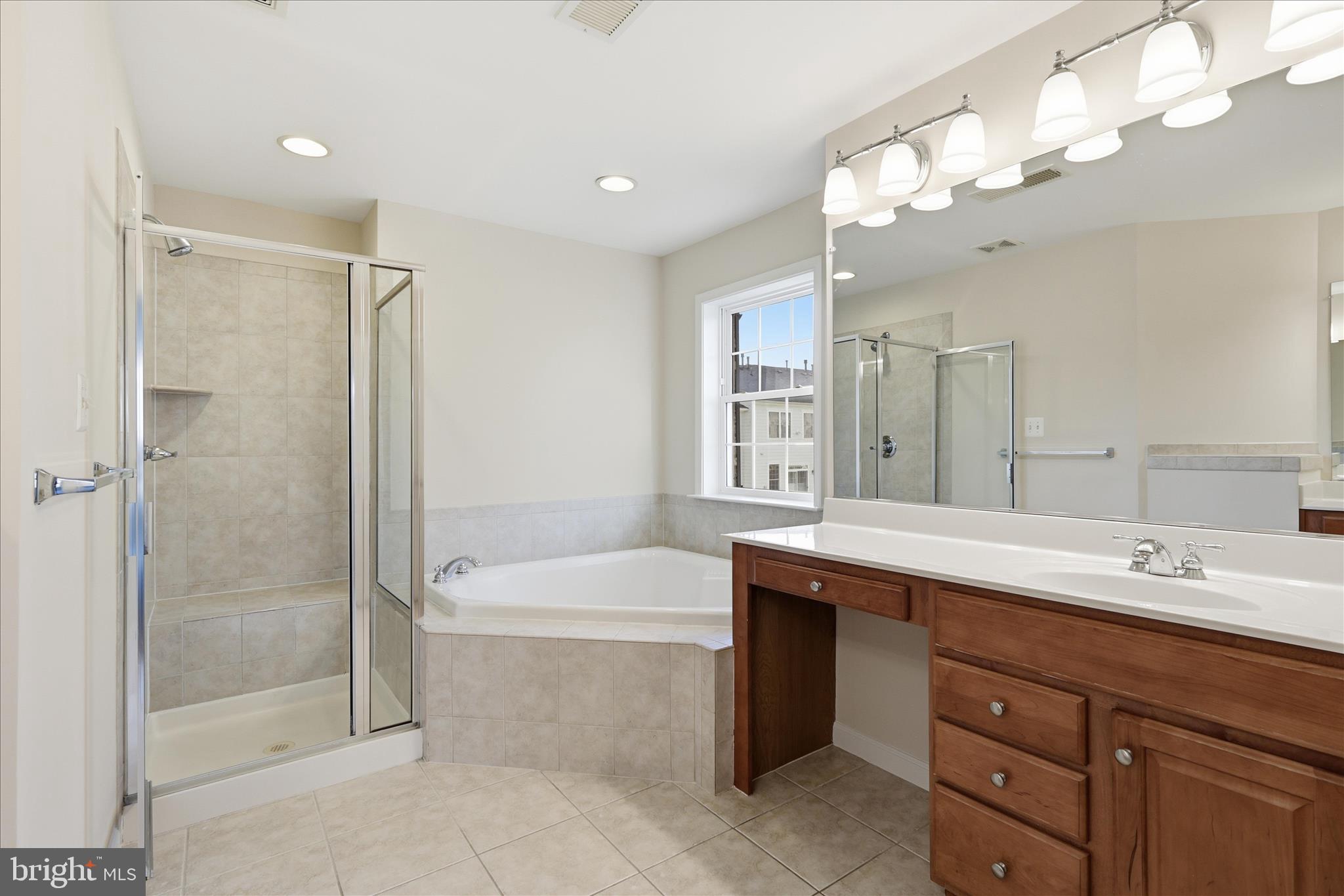 SPRING PARK STATION - Residential