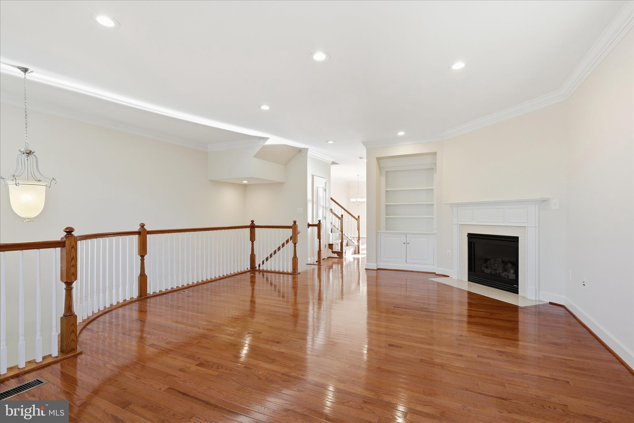 SPRING PARK STATION - Residential