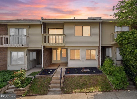 Photo of 13362 Preuit Place, HERNDON, VA 20170 (MLS # VAFX2323934)