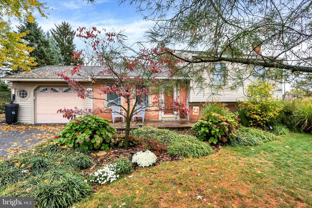 Photo of 211 Eddington Avenue, HARRISBURG, PA 17111 (MLS # PADA2051224)