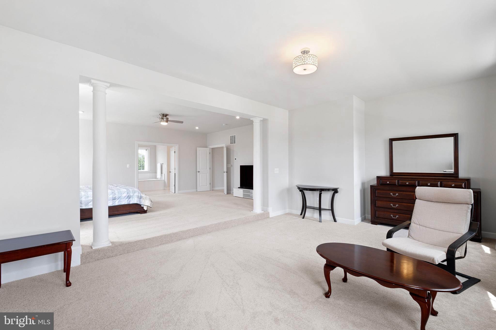 SUMMIT POINTE - Residential