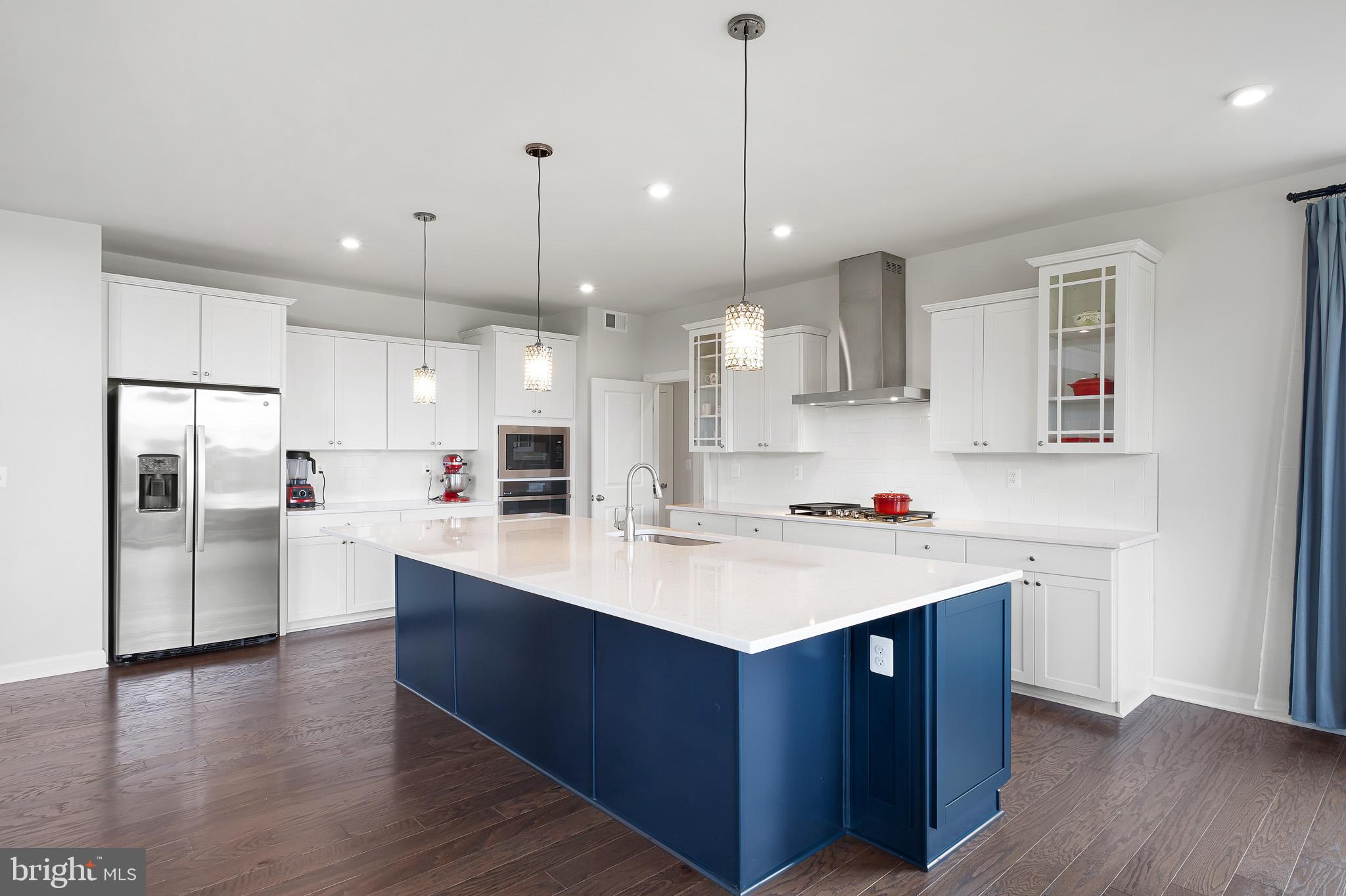 SUMMIT POINTE - Residential