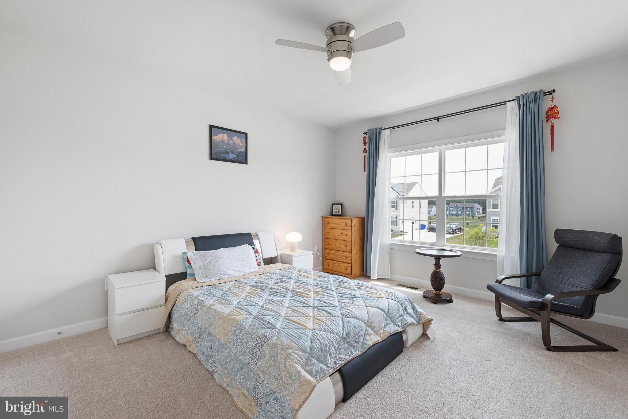 SUMMIT POINTE - Residential