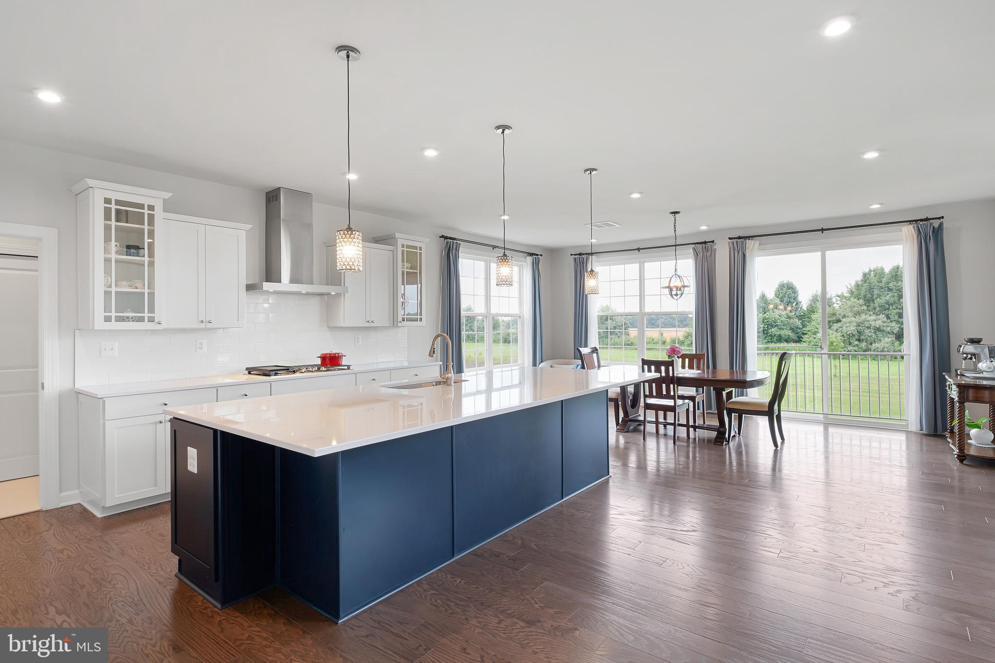 SUMMIT POINTE - Residential