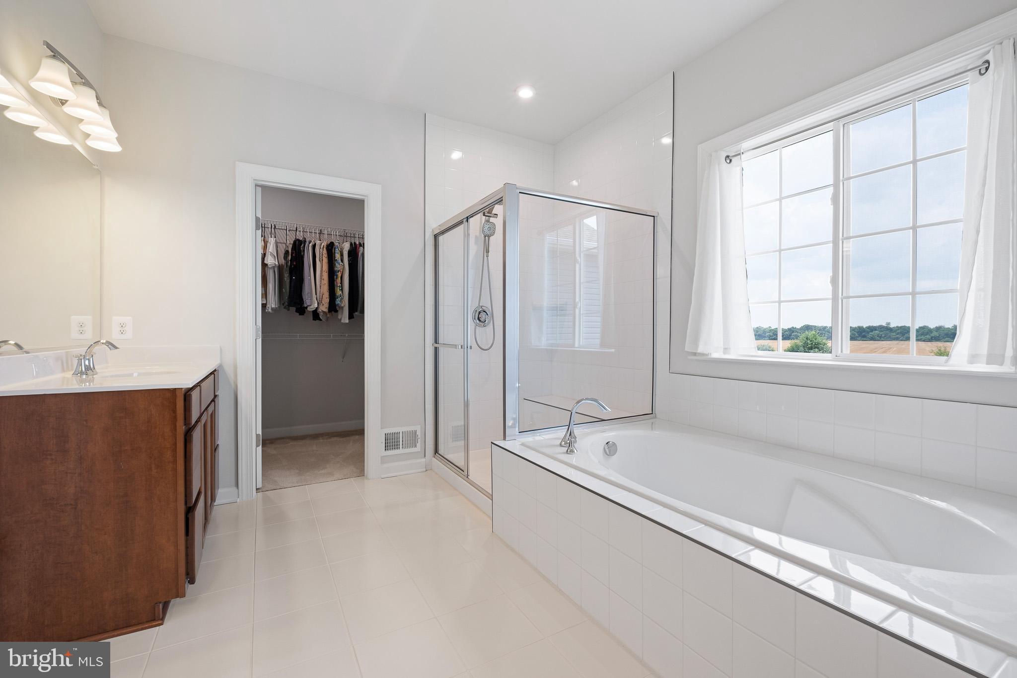 SUMMIT POINTE - Residential