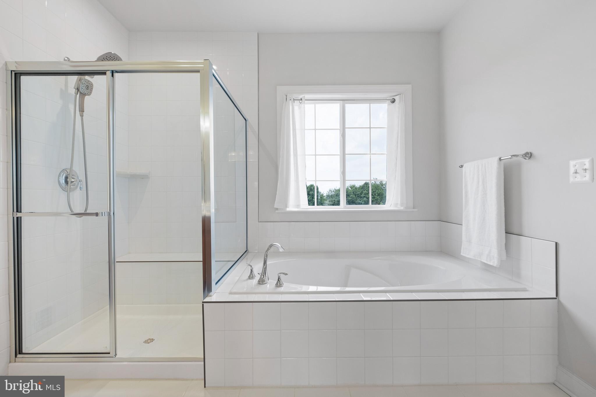 SUMMIT POINTE - Residential