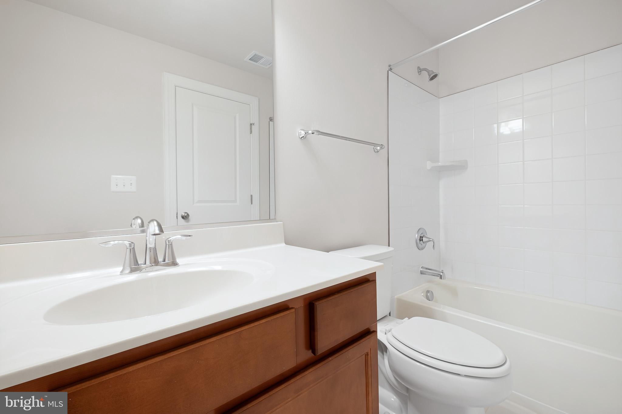 SUMMIT POINTE - Residential