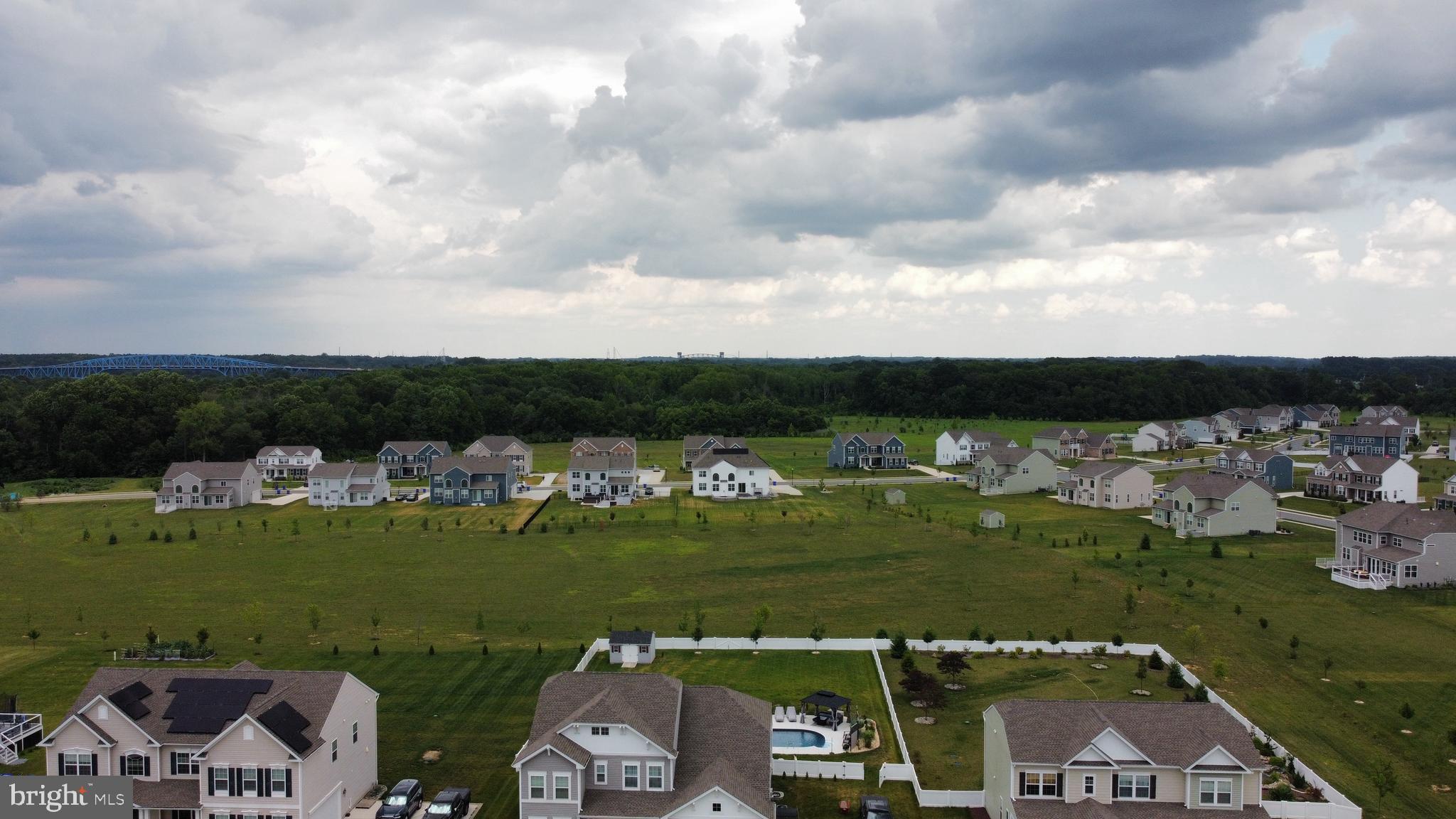 SUMMIT POINTE - Residential