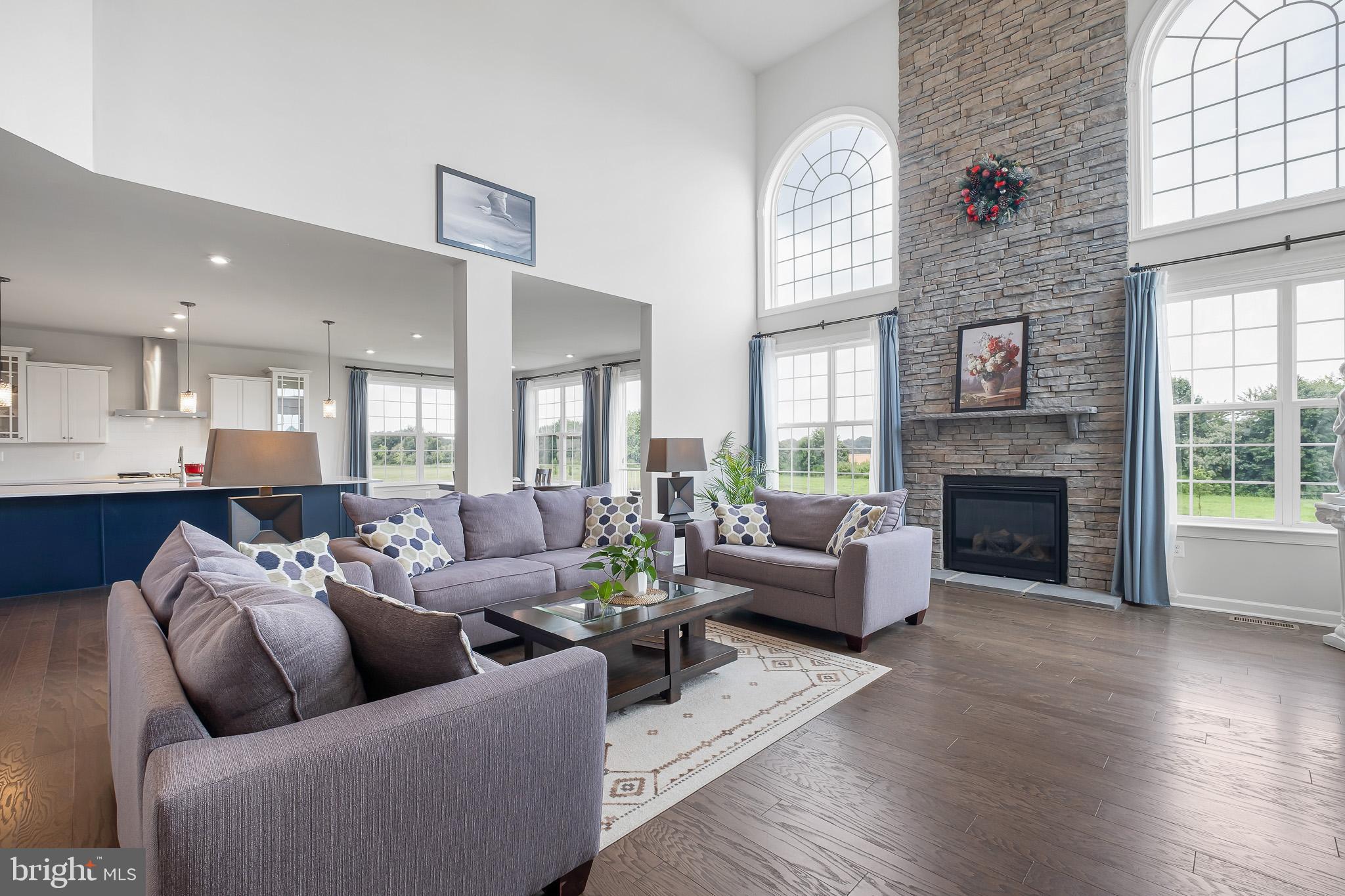 SUMMIT POINTE - Residential