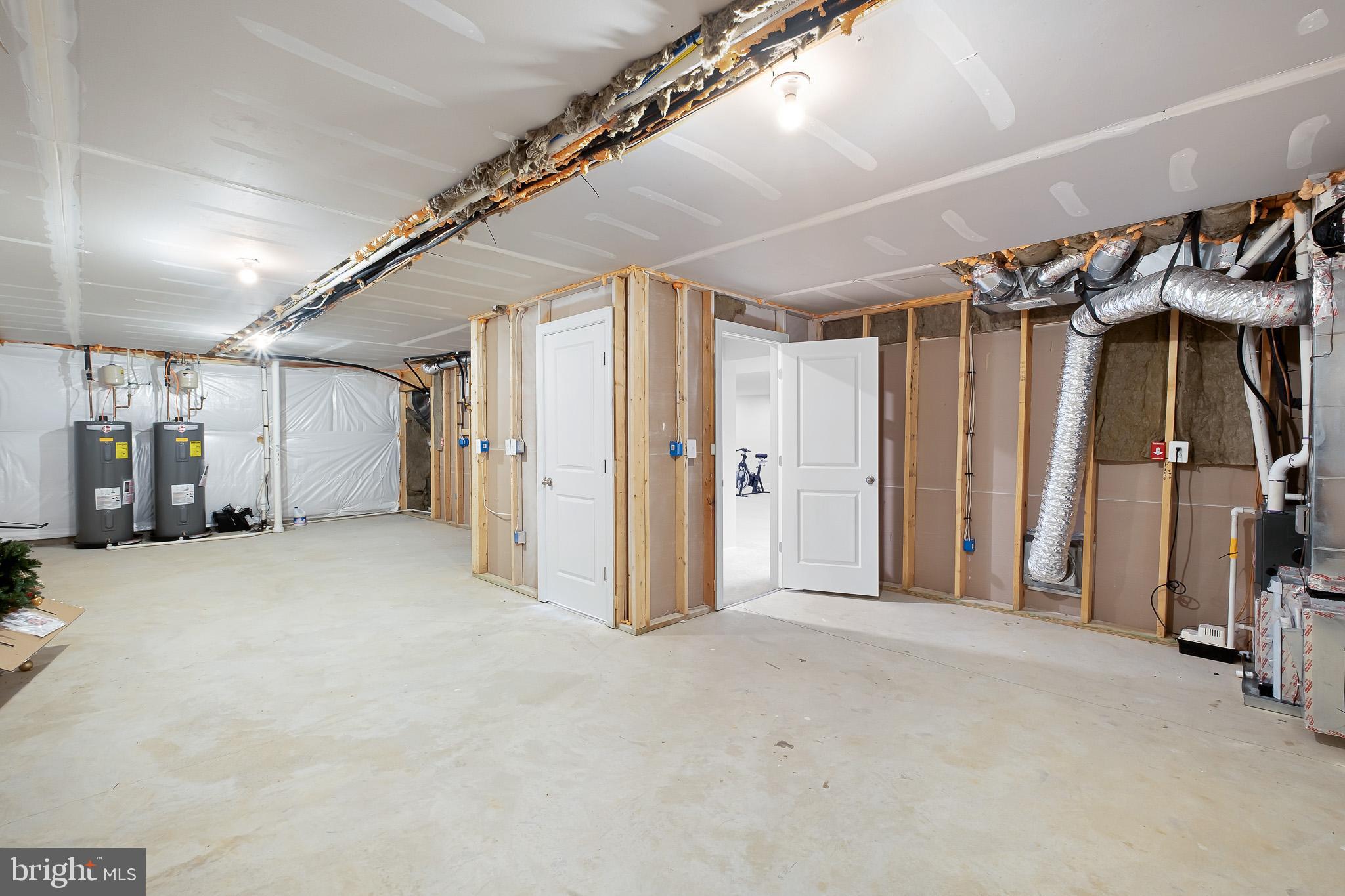 SUMMIT POINTE - Residential