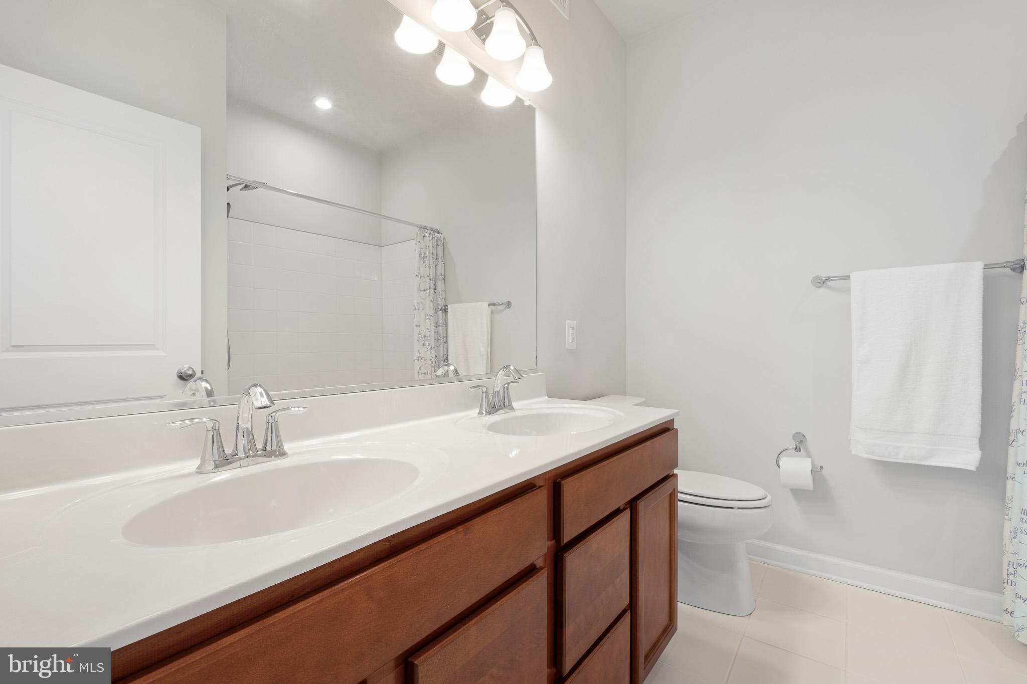 SUMMIT POINTE - Residential