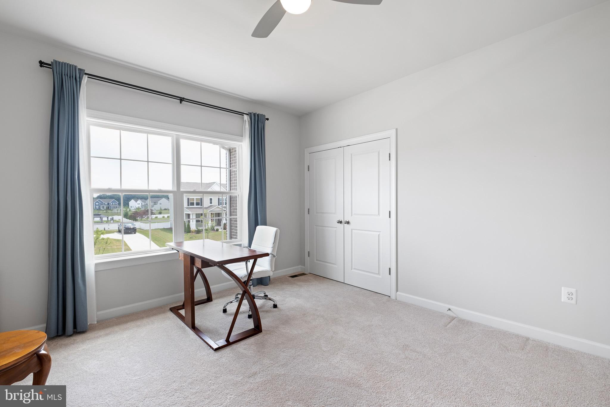 SUMMIT POINTE - Residential