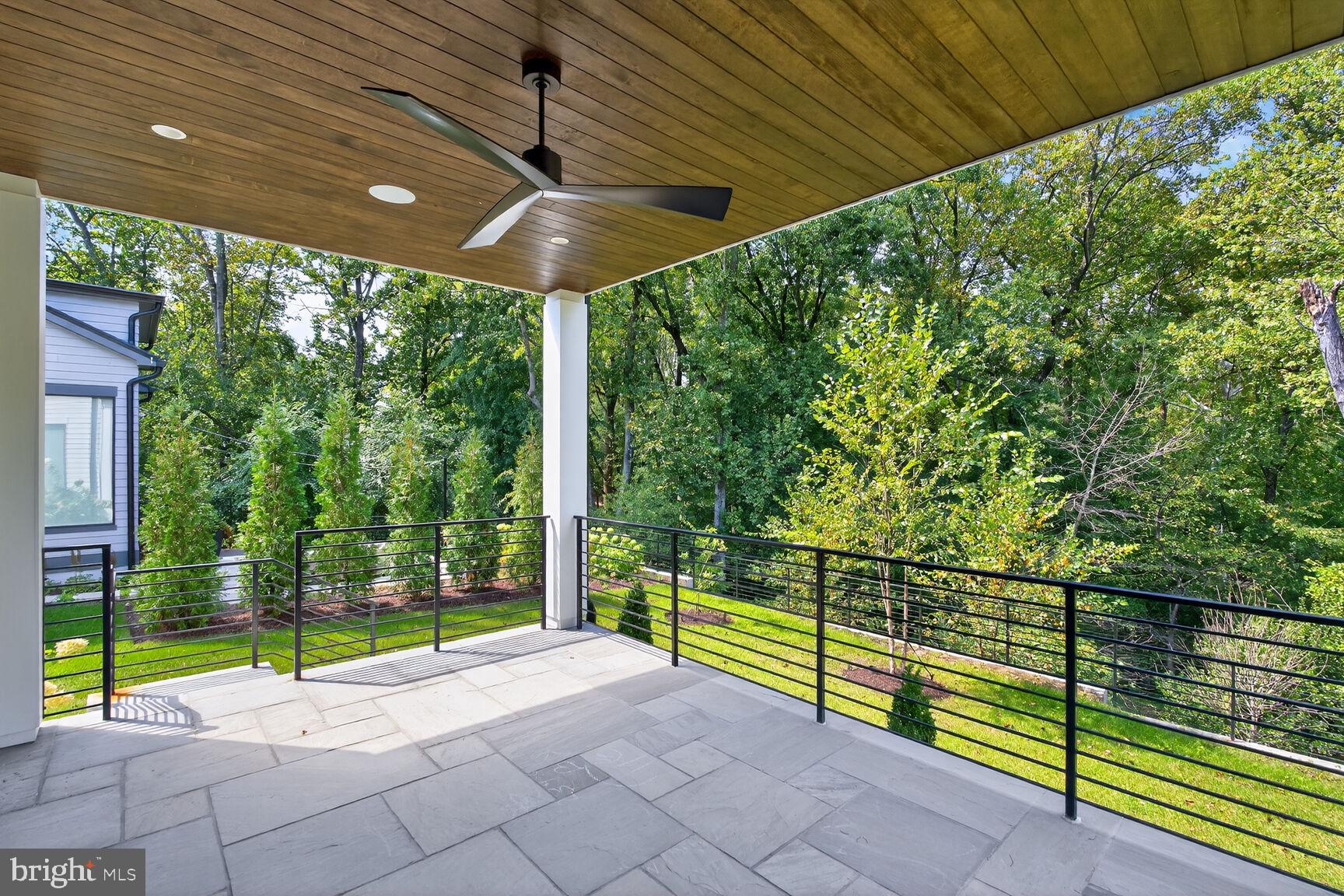 INGLESIDE - Residential