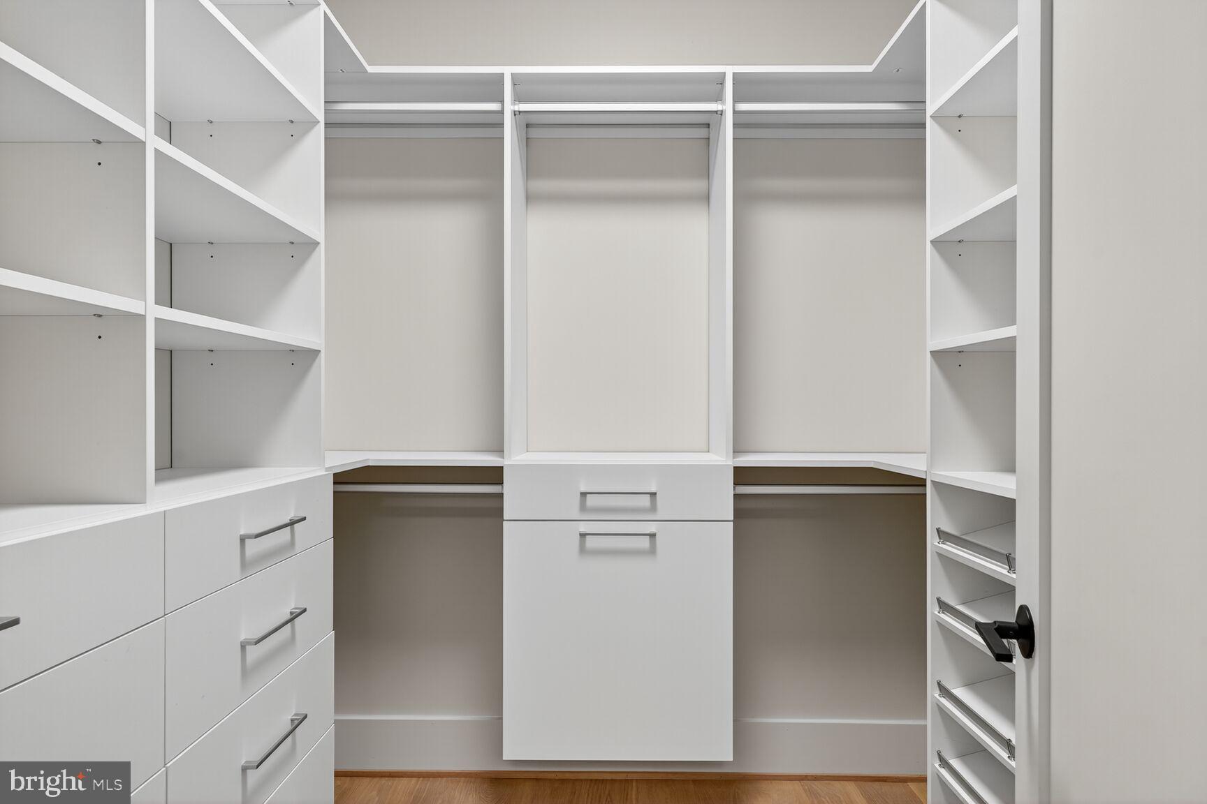 INGLESIDE - Residential