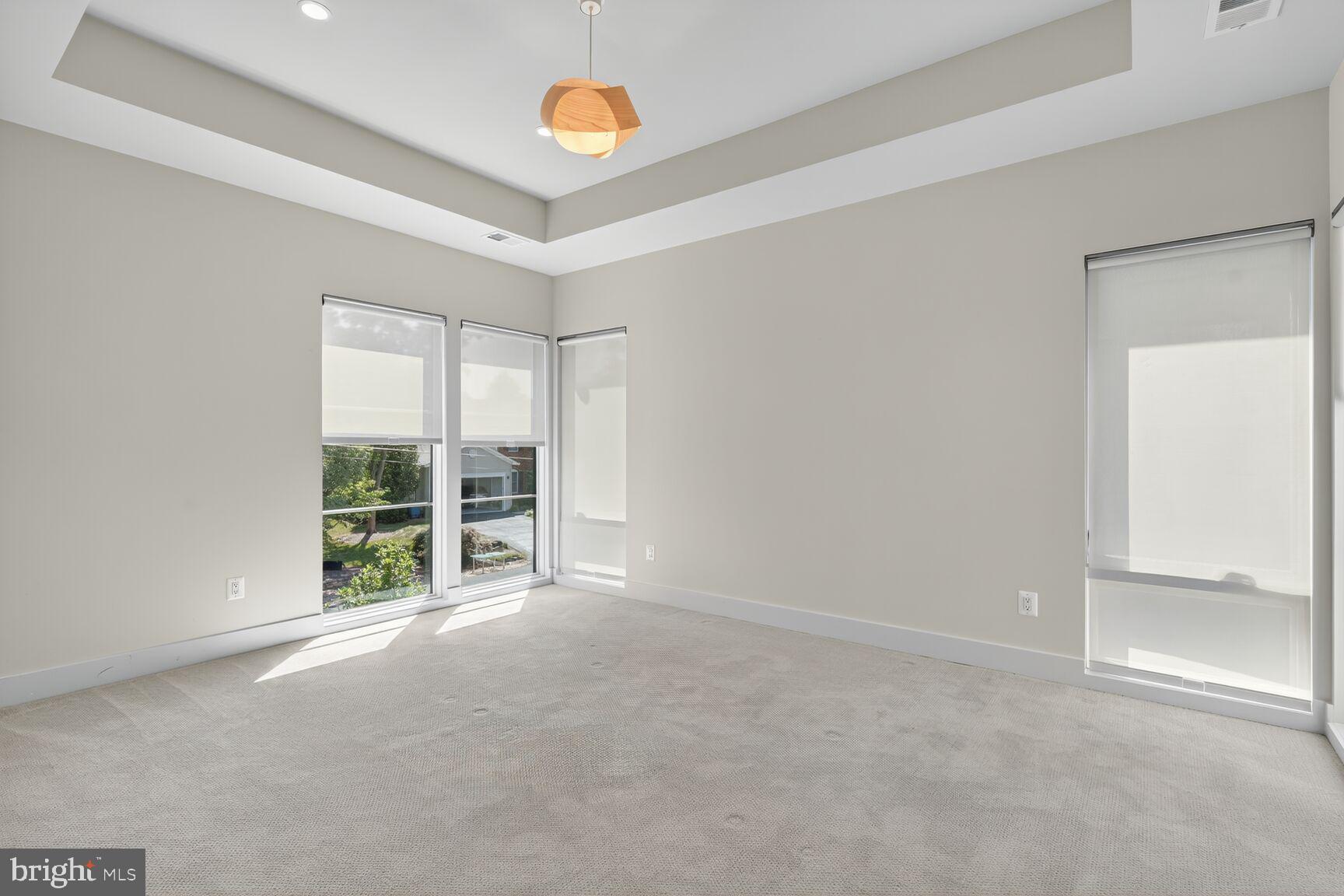 INGLESIDE - Residential