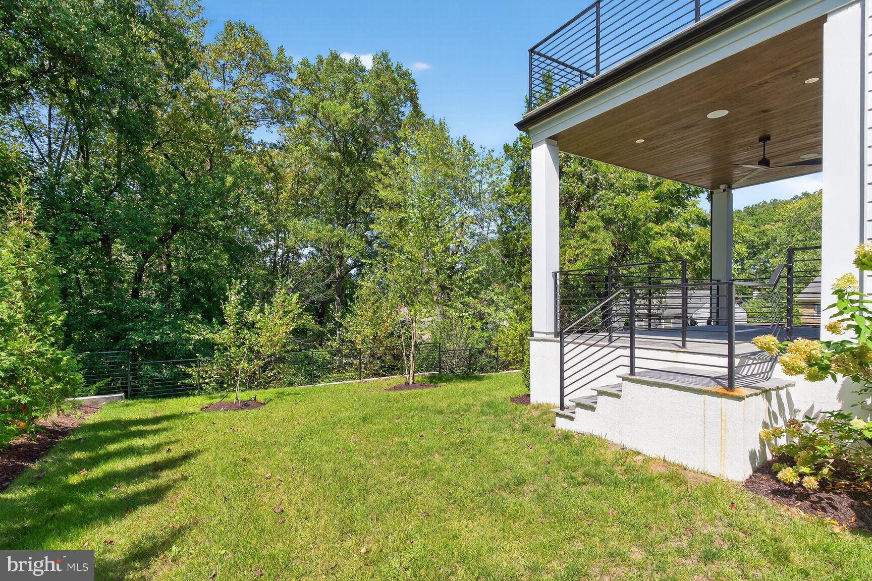 INGLESIDE - Residential