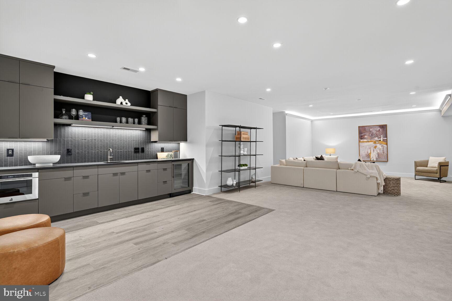 INGLESIDE - Residential